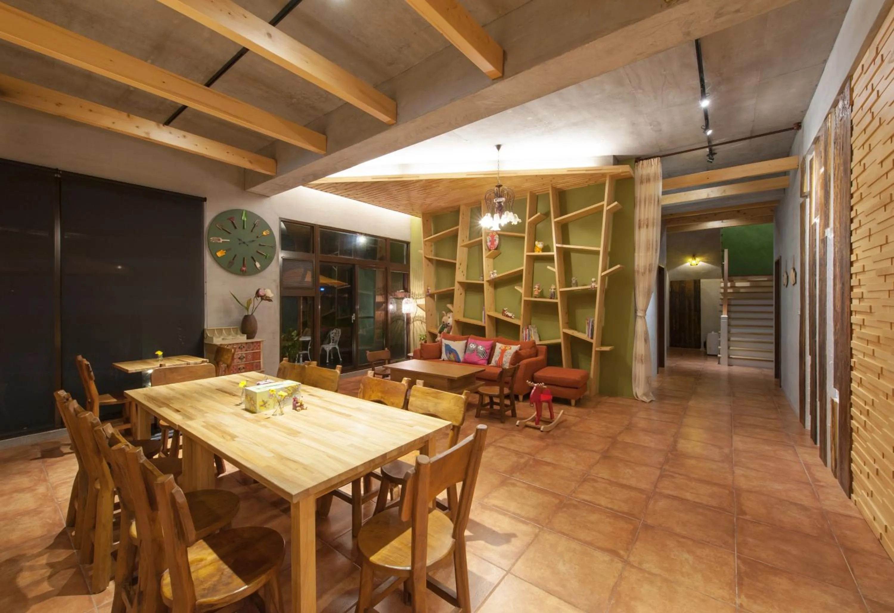 Restaurant/places to eat in Muho B&B