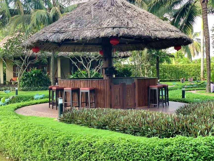 Property building in The Island Lodge