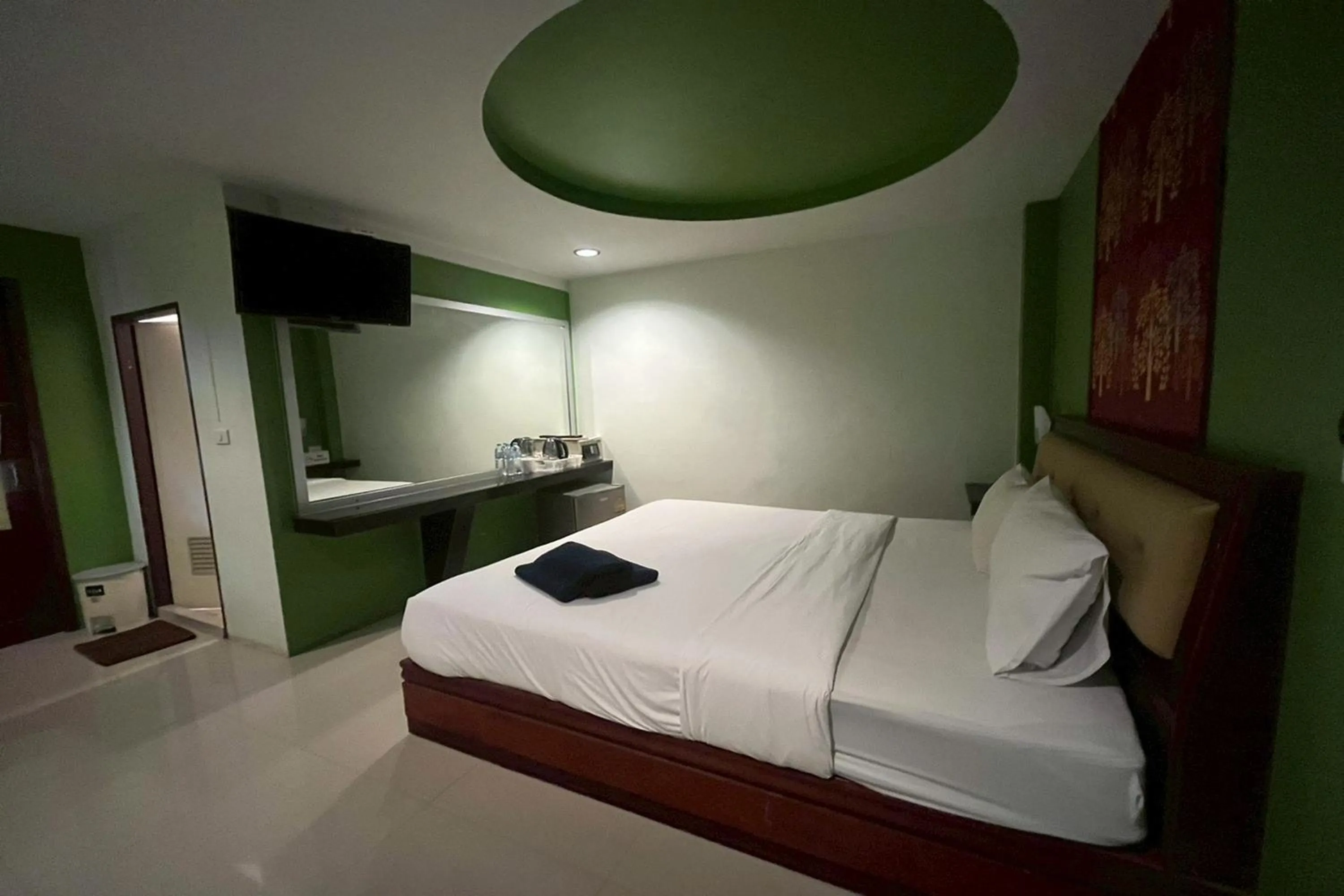 Bed in Krabi Orchid Hometel
