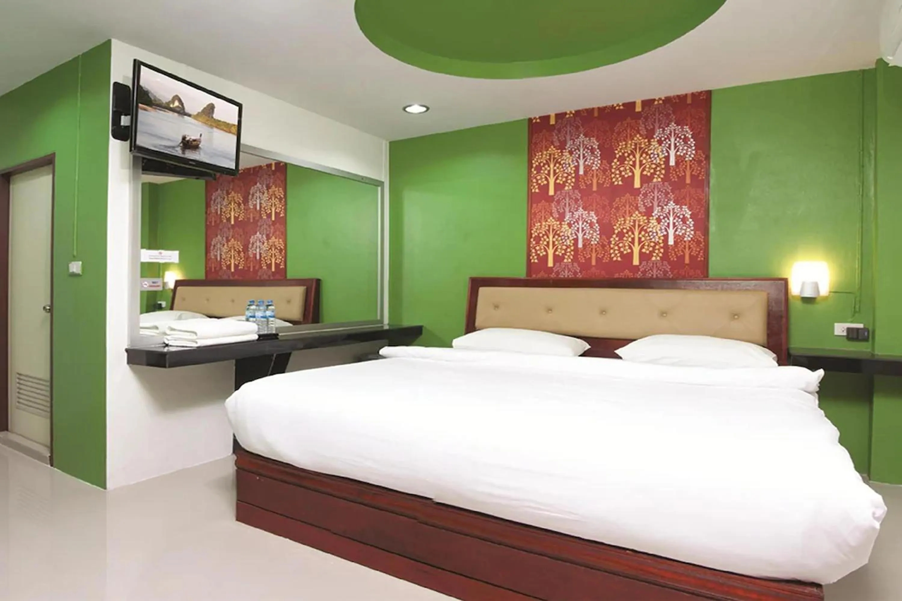 Bed in Krabi Orchid Hometel