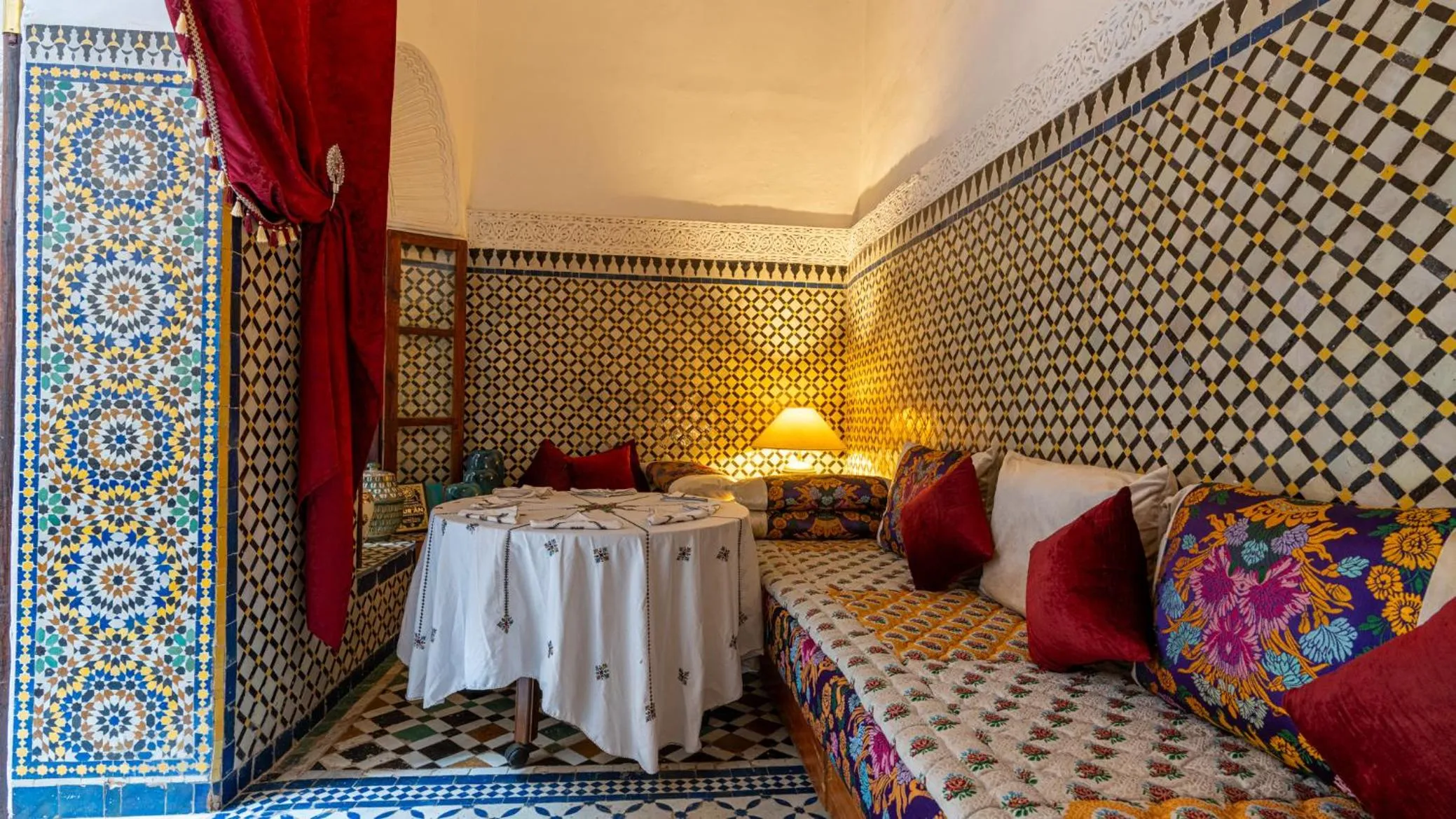 Restaurant/places to eat, Bed in Riad Dar Pierre