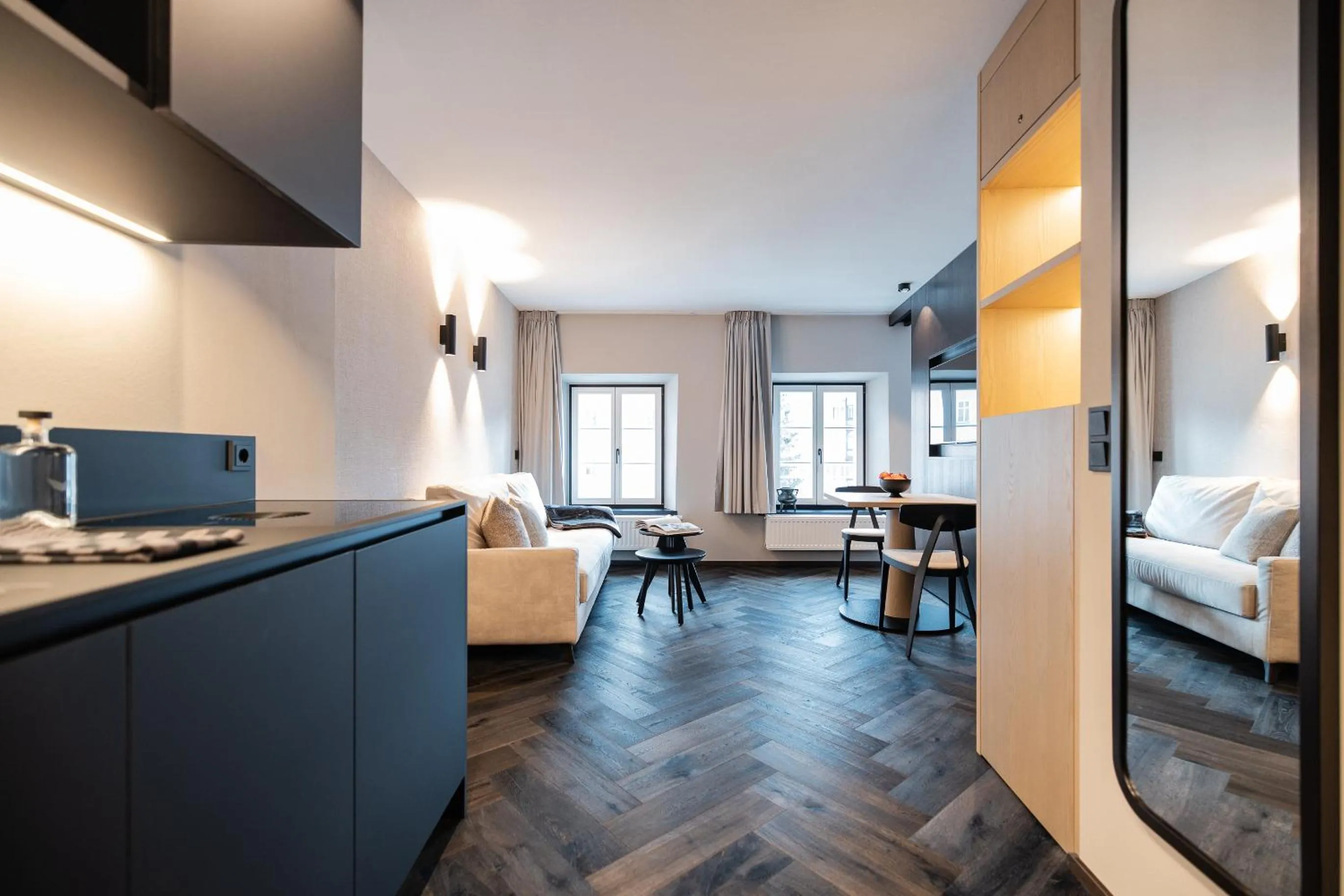 Photo of the whole room, Bed in Schwarzer Adler - Concept Living