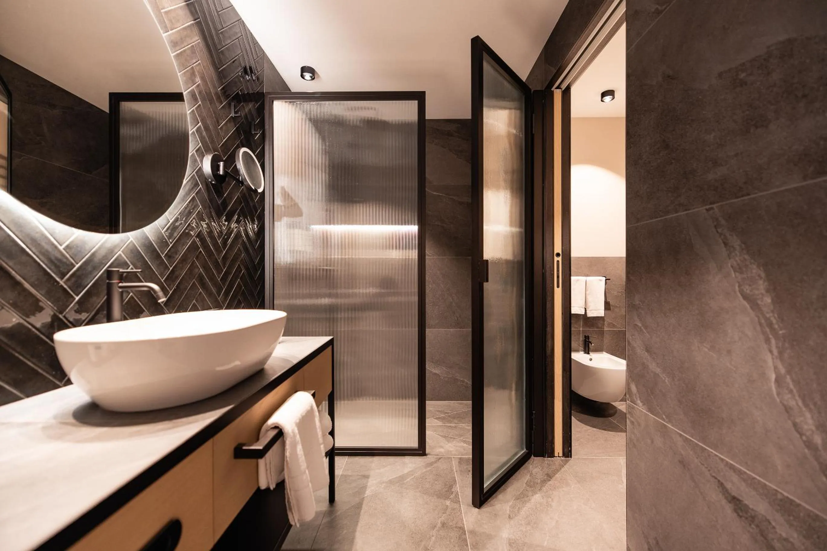 Shower in Schwarzer Adler - Concept Living