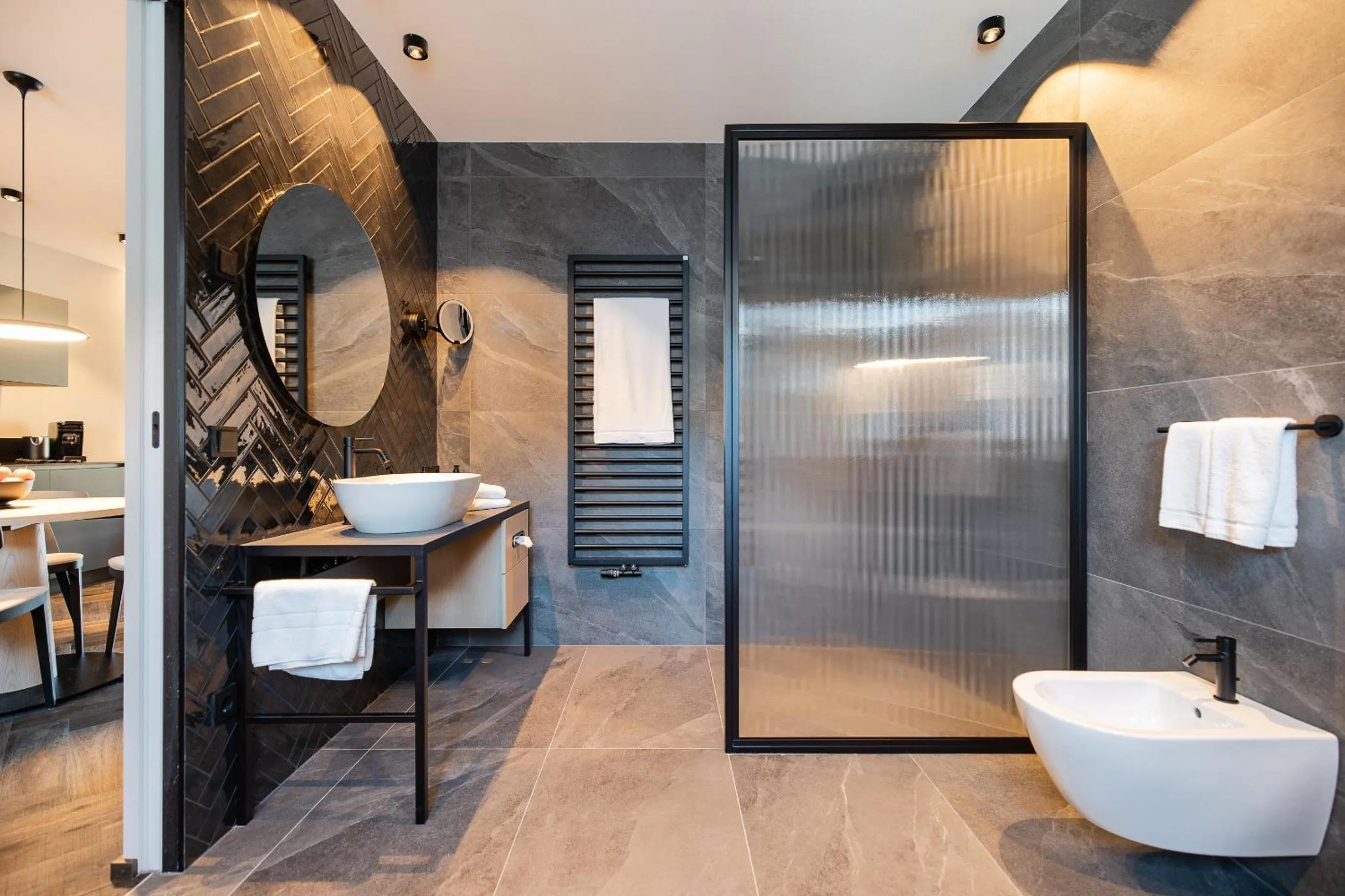 Shower in Schwarzer Adler - Concept Living