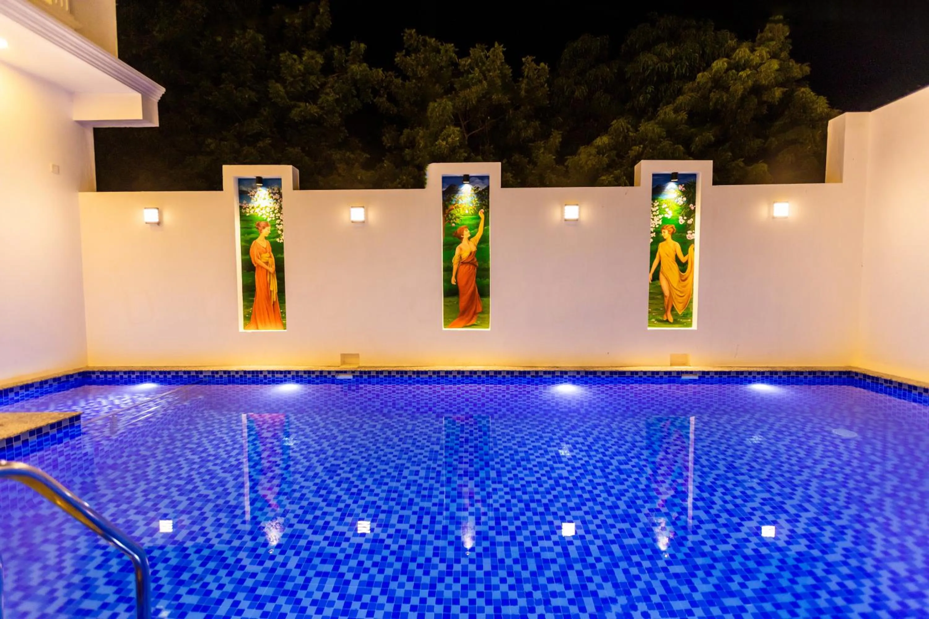 Swimming pool in T Resort with Swimming Pool