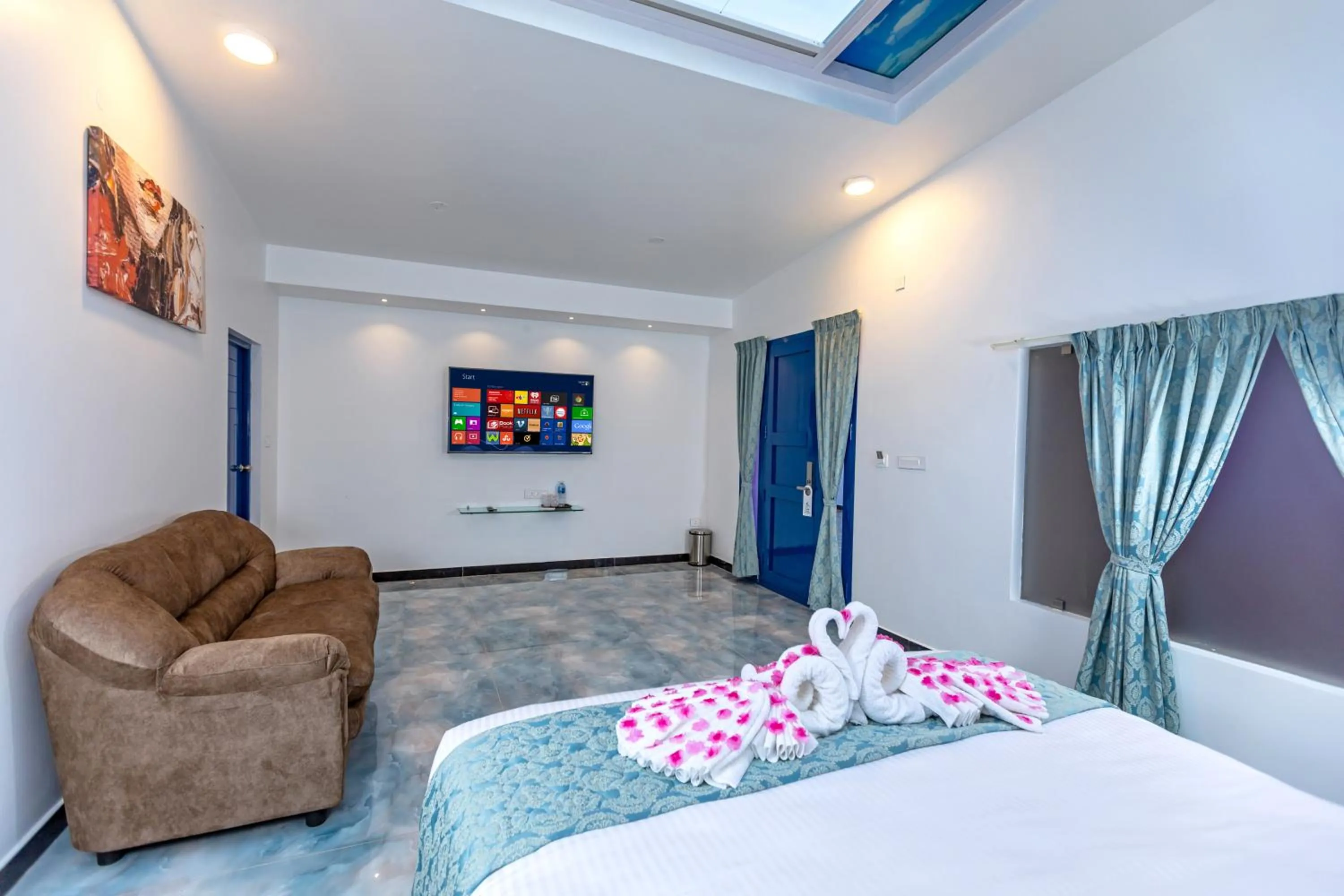 Photo of the whole room, Bed in T Resort with Swimming Pool