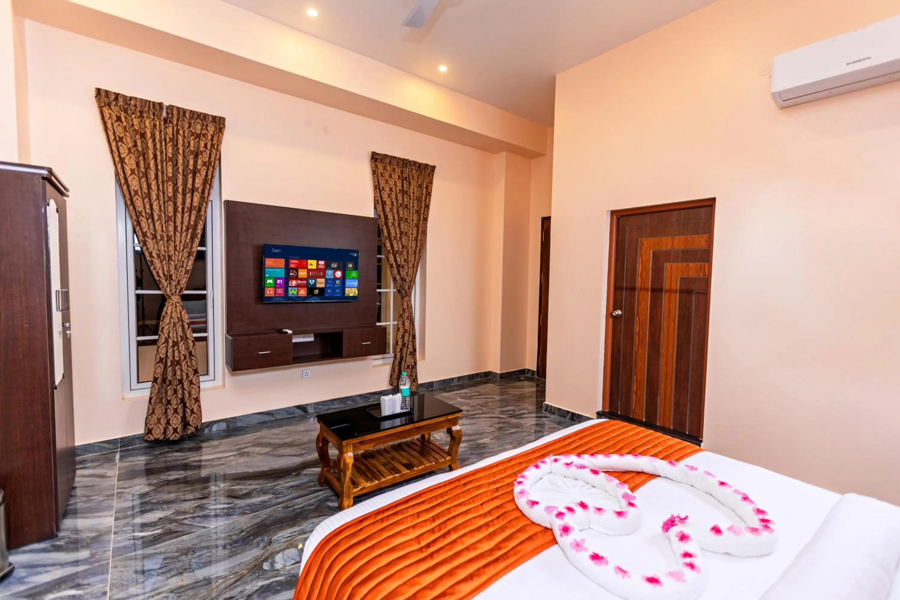 TV and multimedia, Bed in T Resort with Swimming Pool