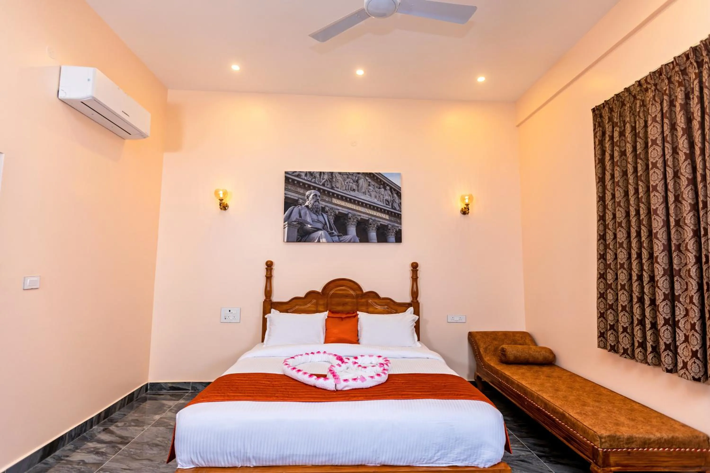 Photo of the whole room, Bed in T Resort with Swimming Pool