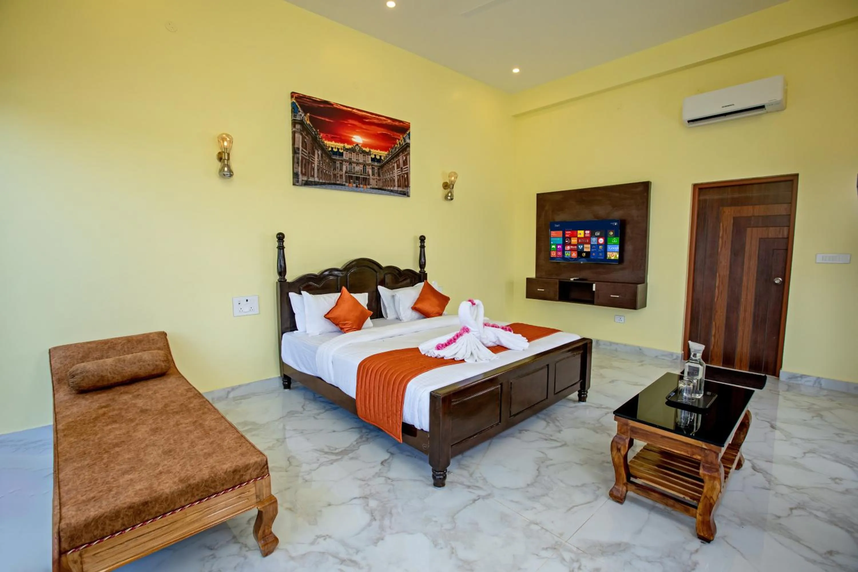 TV and multimedia, Bed in T Resort with Swimming Pool