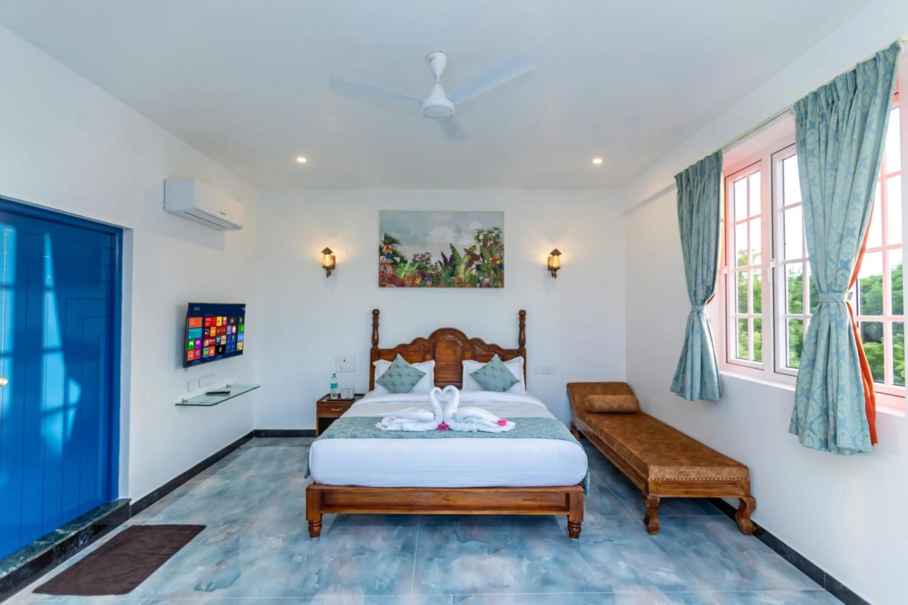 TV and multimedia, Bed in T Resort with Swimming Pool