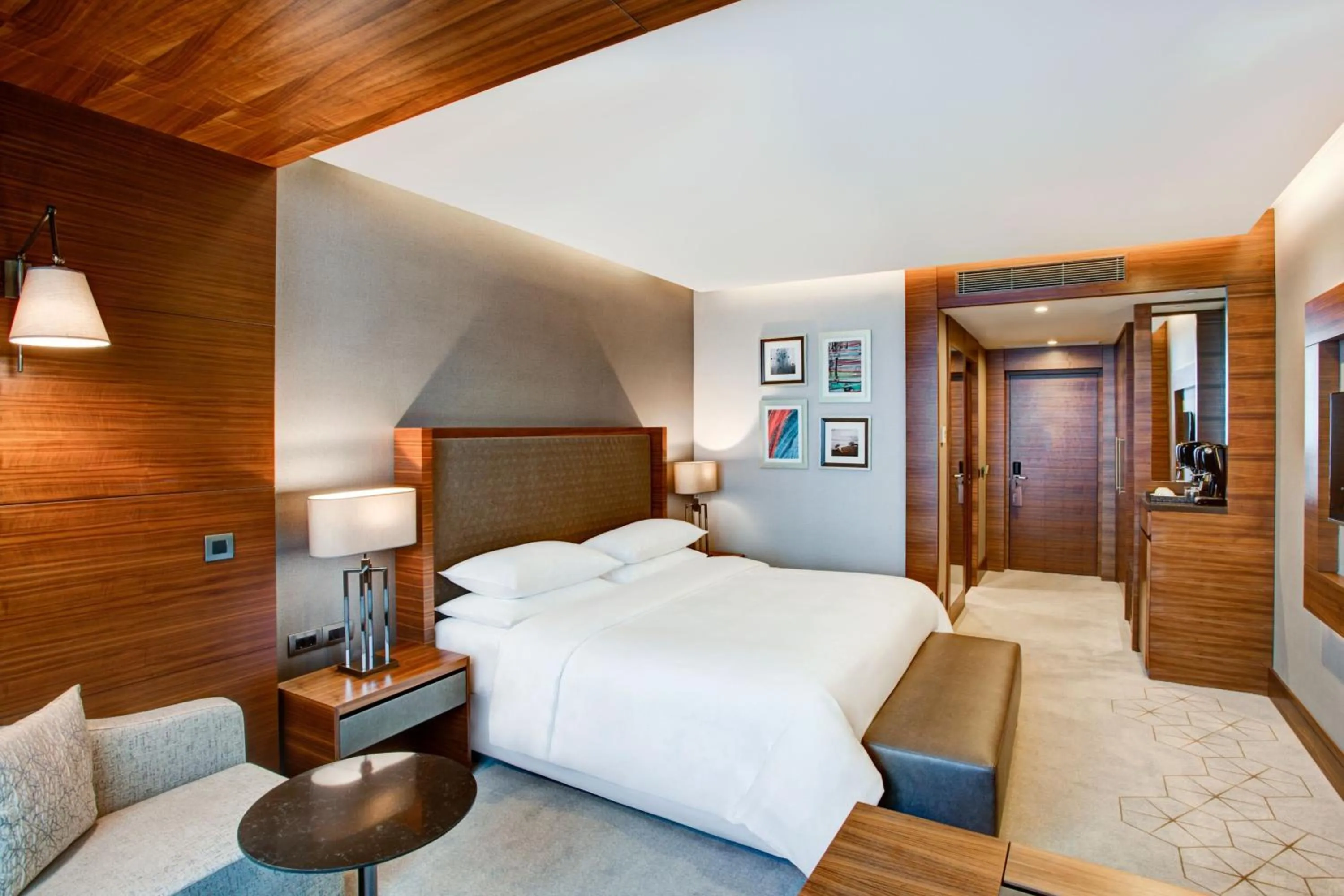 Photo of the whole room, Bed in Sheraton Grand Samsun Hotel