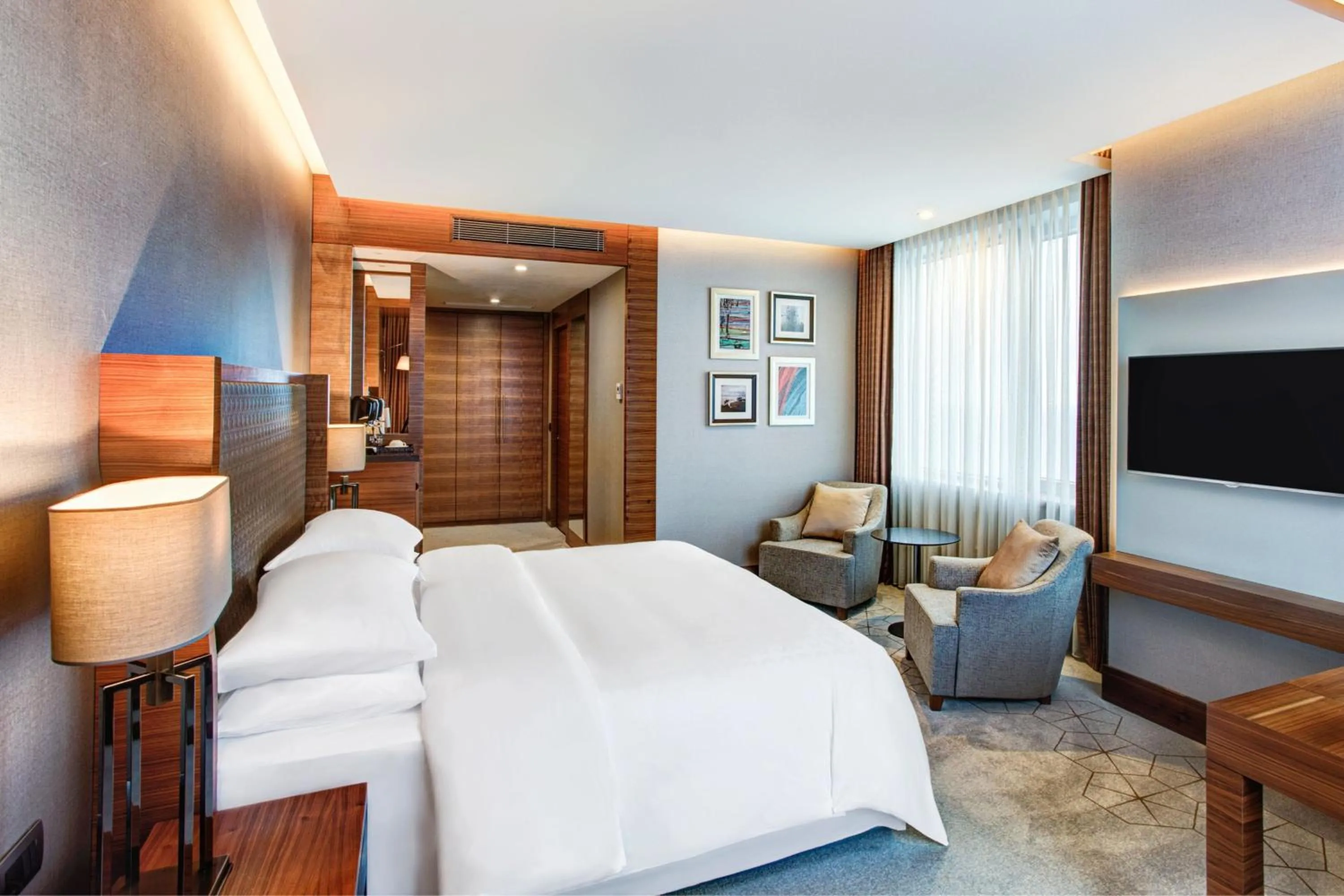 Photo of the whole room, Bed in Sheraton Grand Samsun Hotel