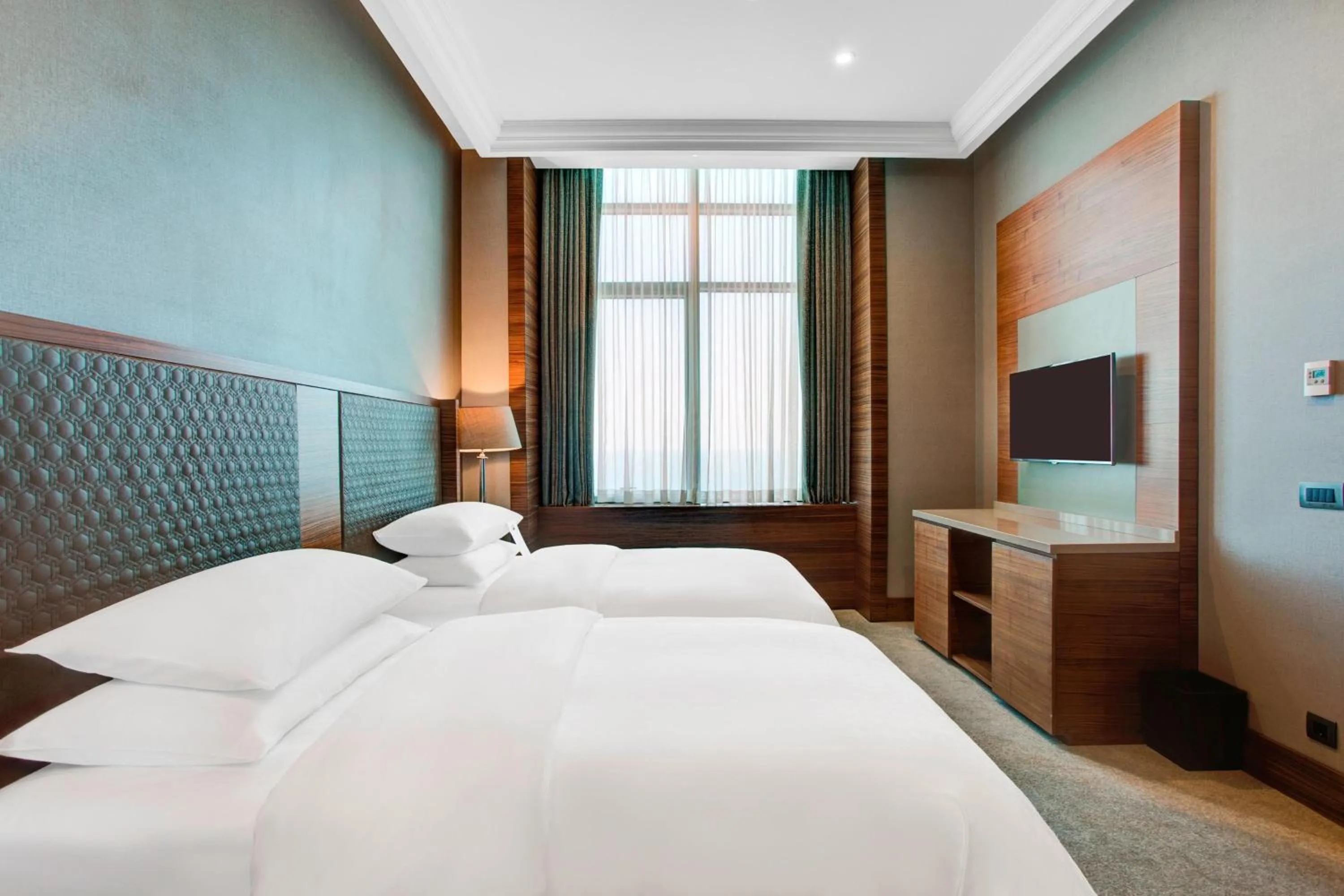 Photo of the whole room, Bed in Sheraton Grand Samsun Hotel