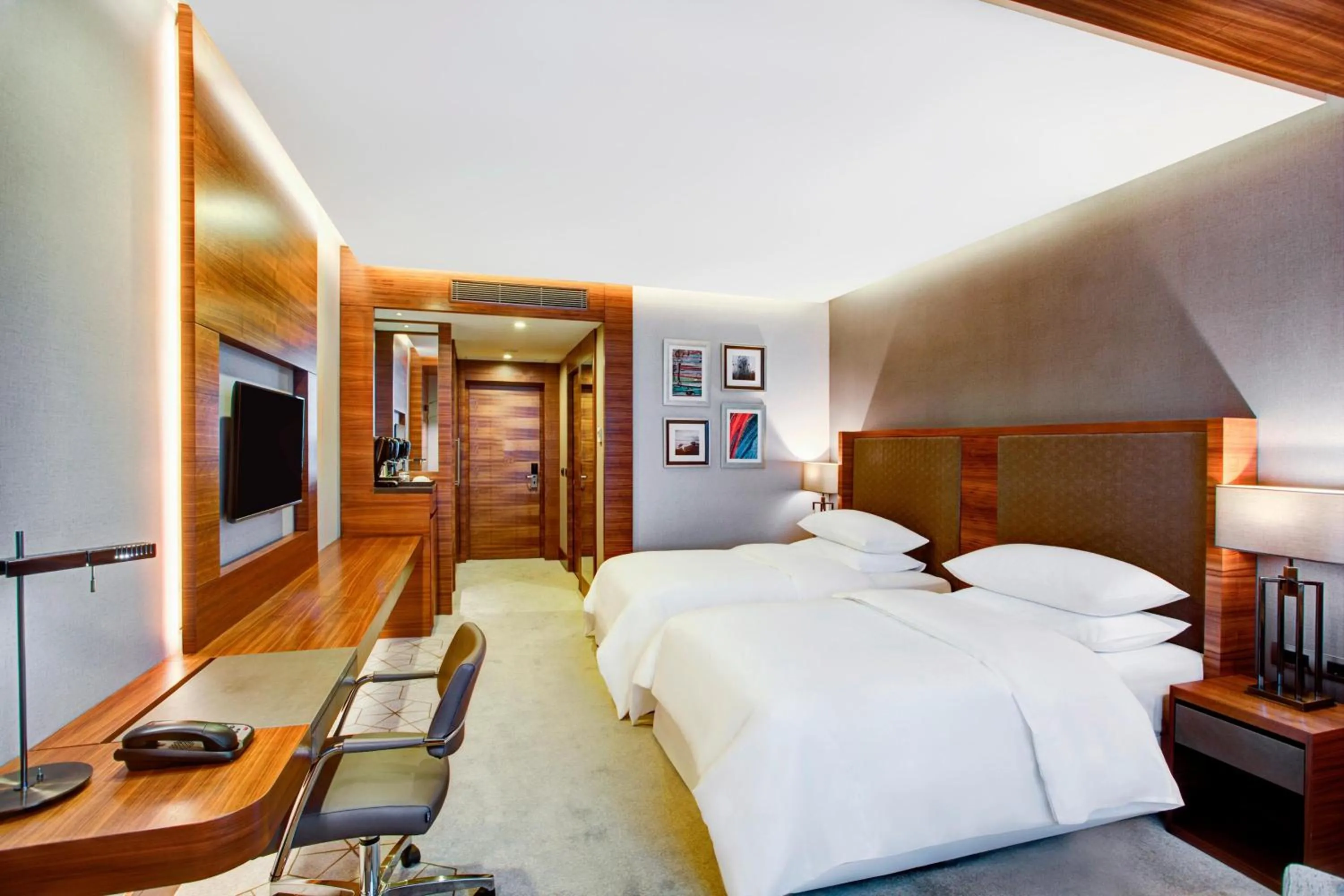 Photo of the whole room, Bed in Sheraton Grand Samsun Hotel