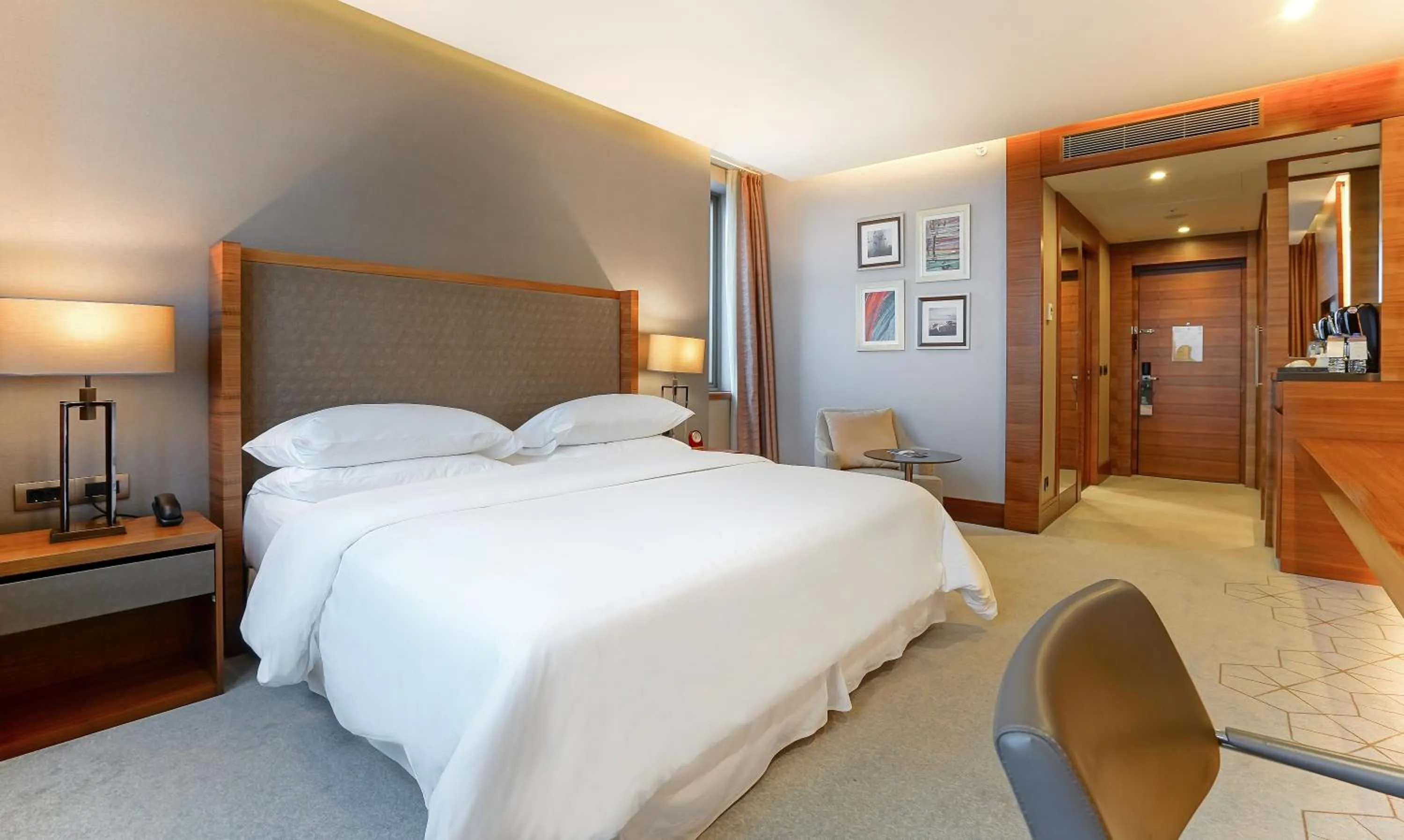 Bed in Sheraton Grand Samsun Hotel