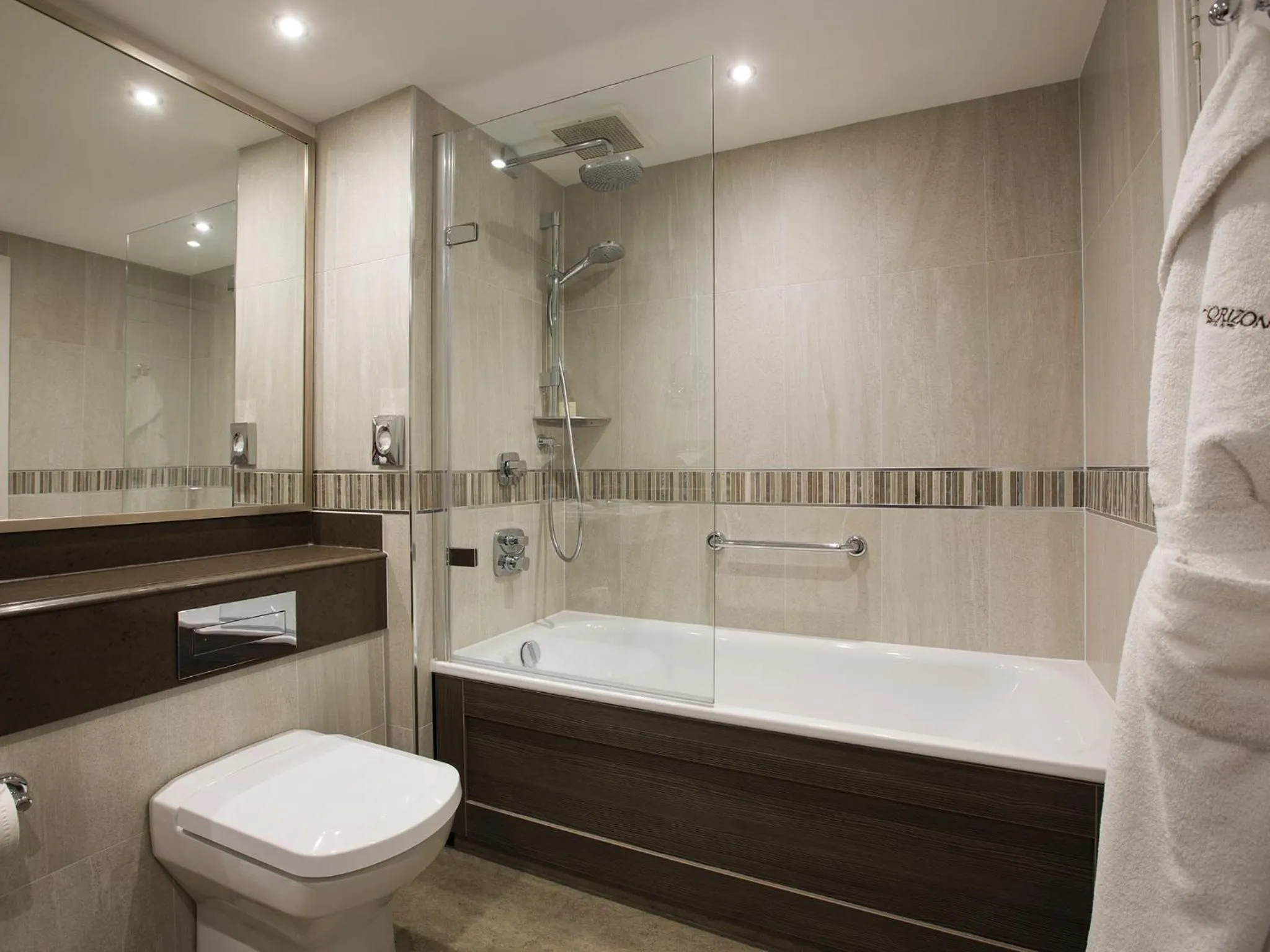 Bathroom in L’Horizon Beach Hotel & Spa