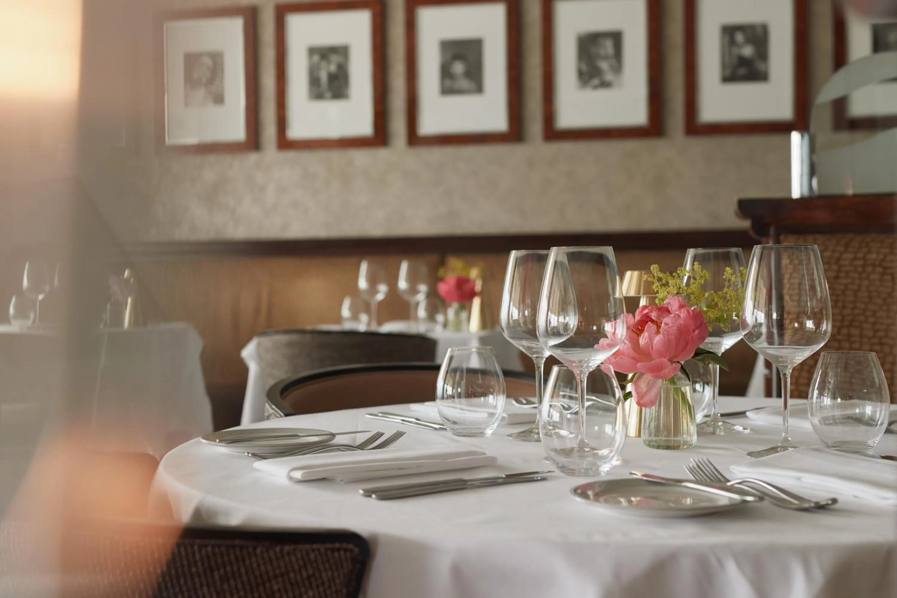 Restaurant/places to eat in L’Horizon Beach Hotel & Spa