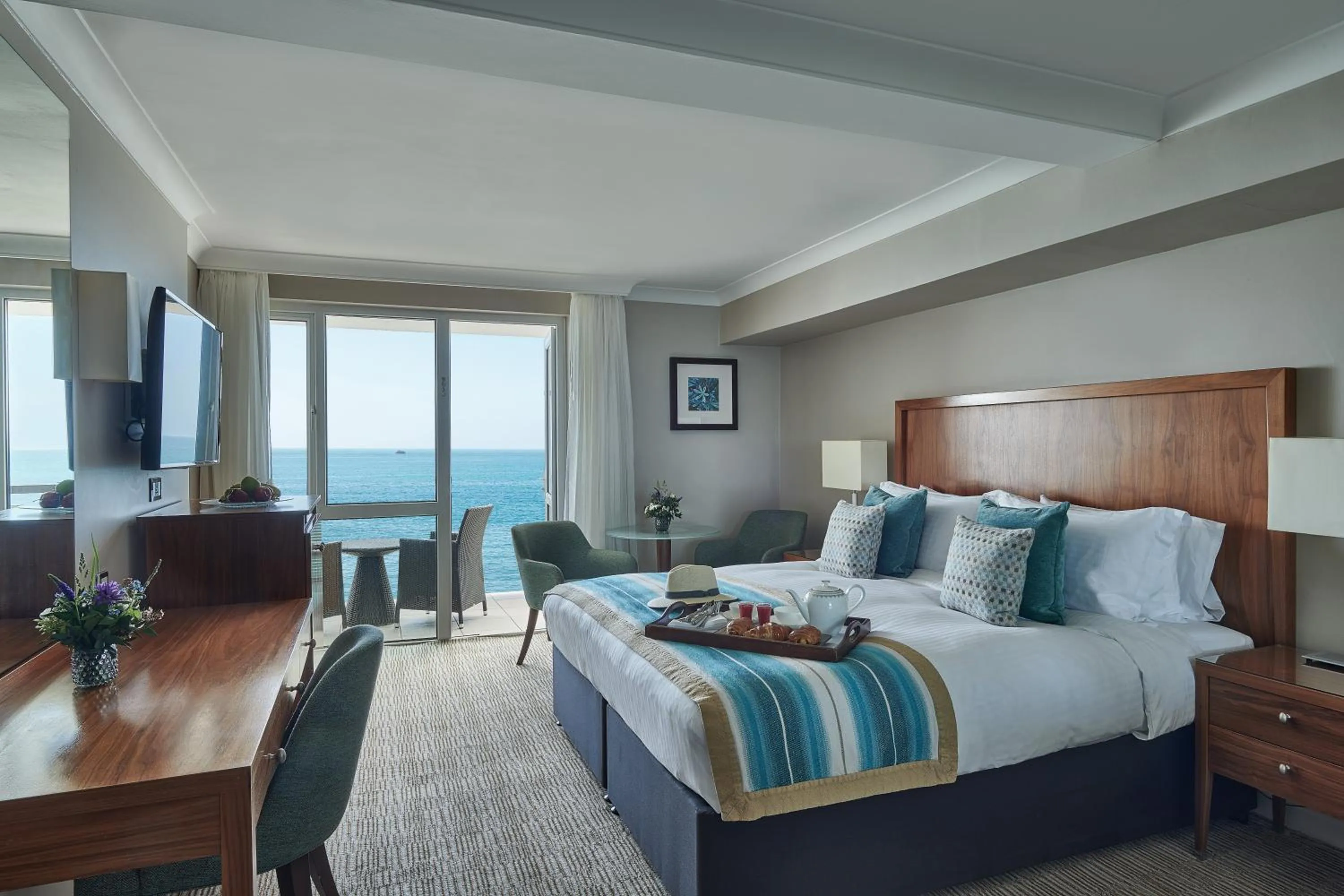 Bedroom, Bed in L’Horizon Beach Hotel & Spa