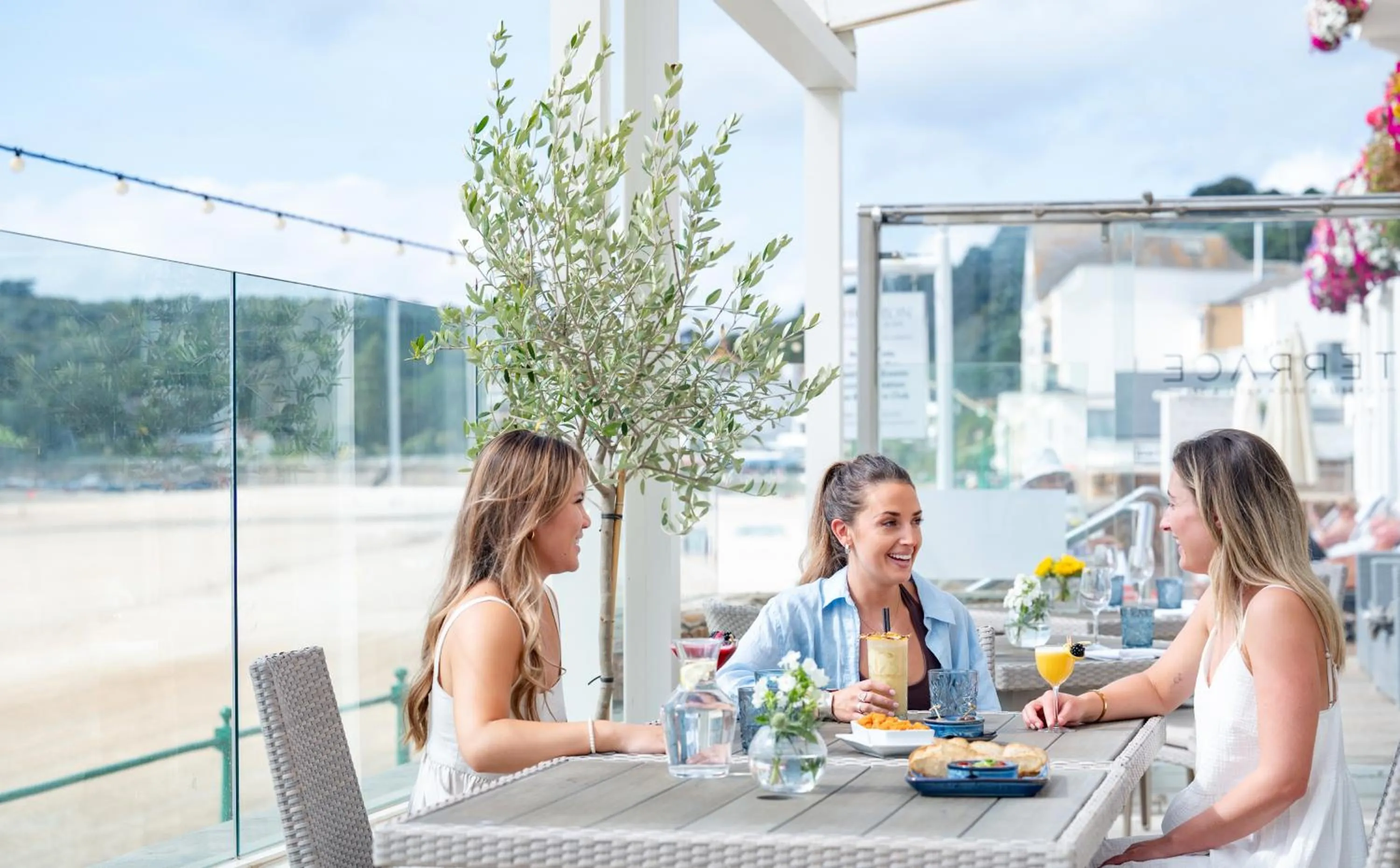 Balcony/Terrace in L’Horizon Beach Hotel & Spa