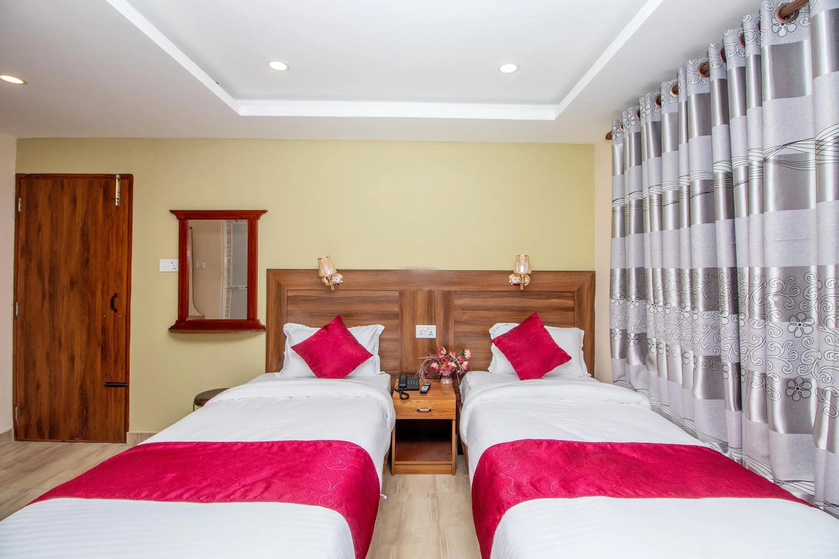 Bedroom, Bed in Hotel Royal Image