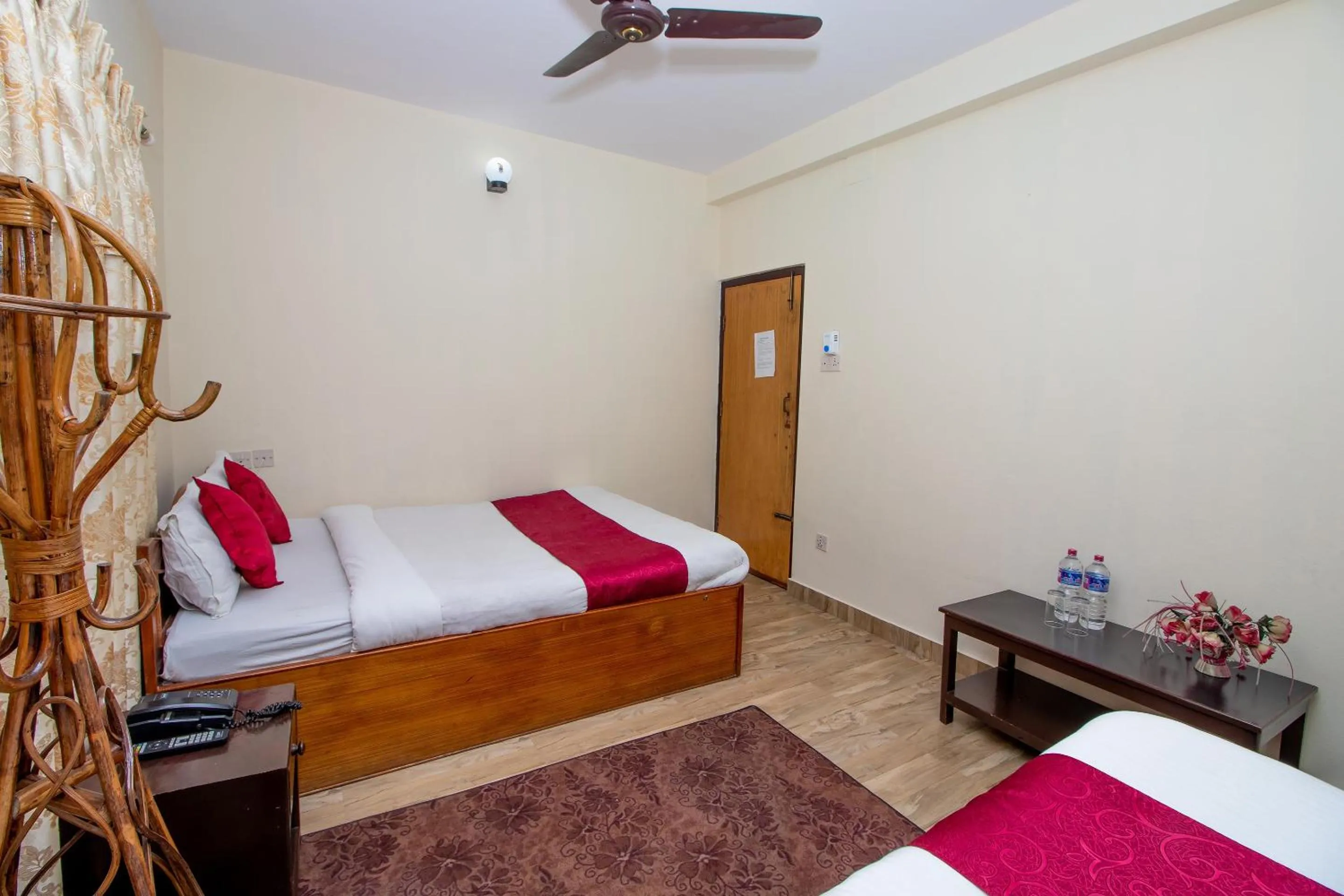 Bedroom, Bed in Hotel Royal Image