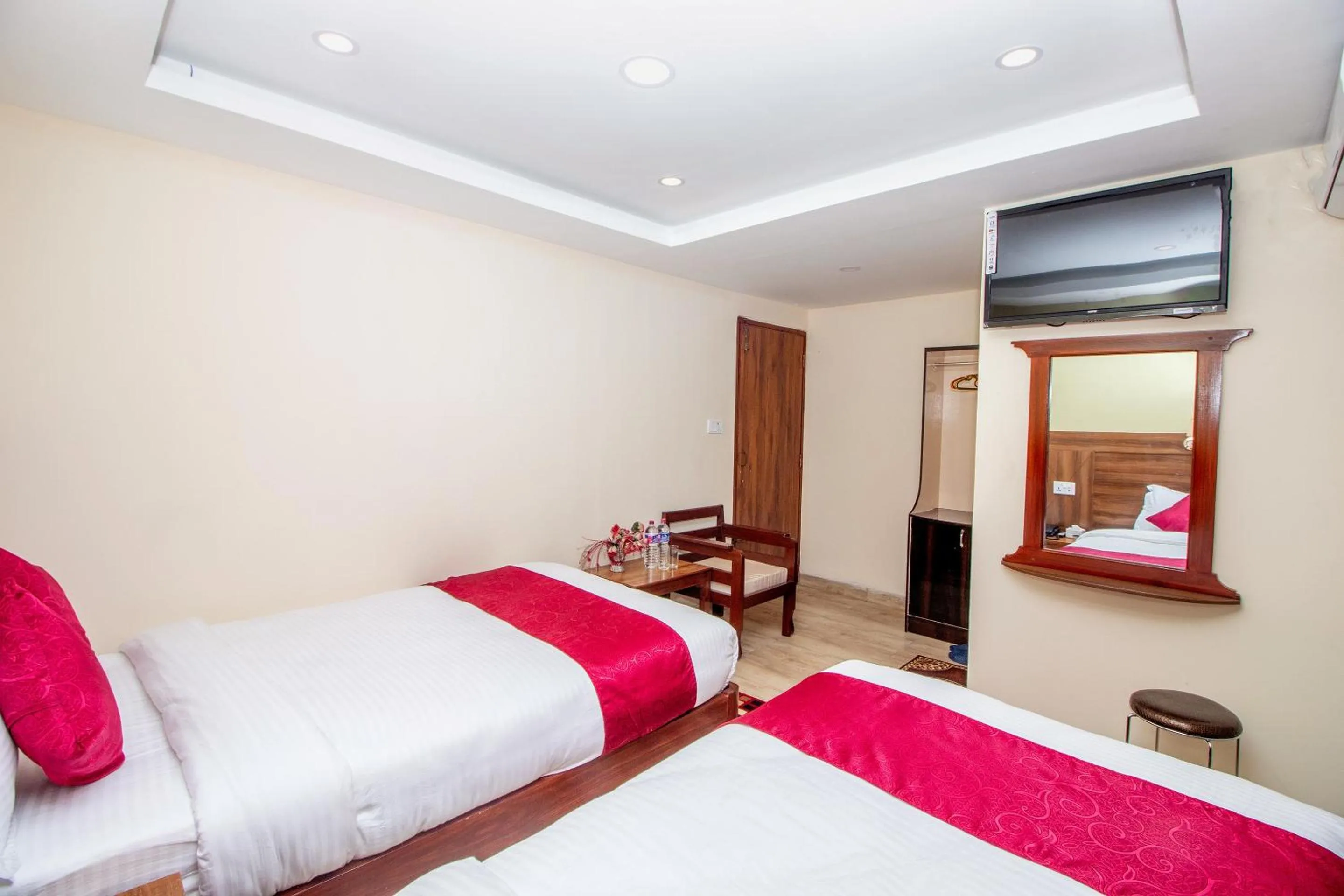 Bedroom, Bed in Hotel Royal Image