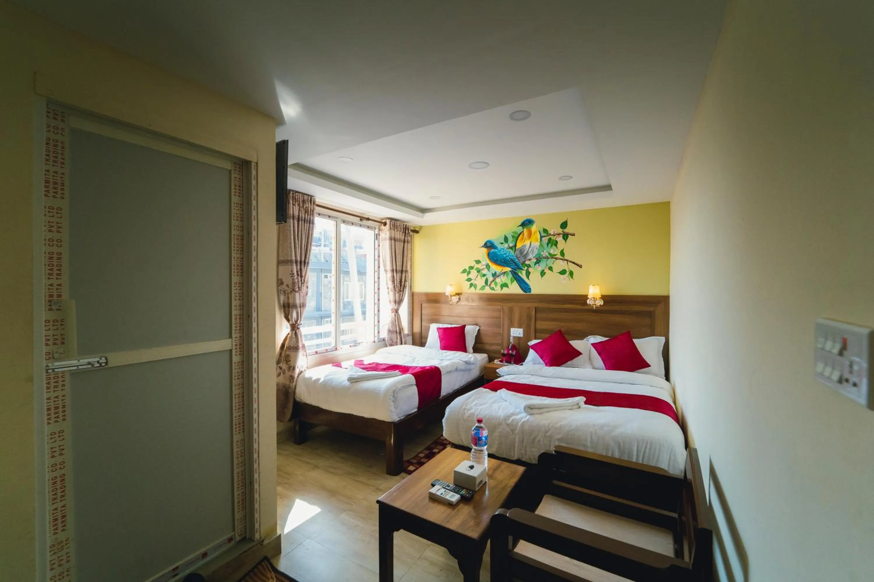 Photo of the whole room, Bed in Hotel Royal Image