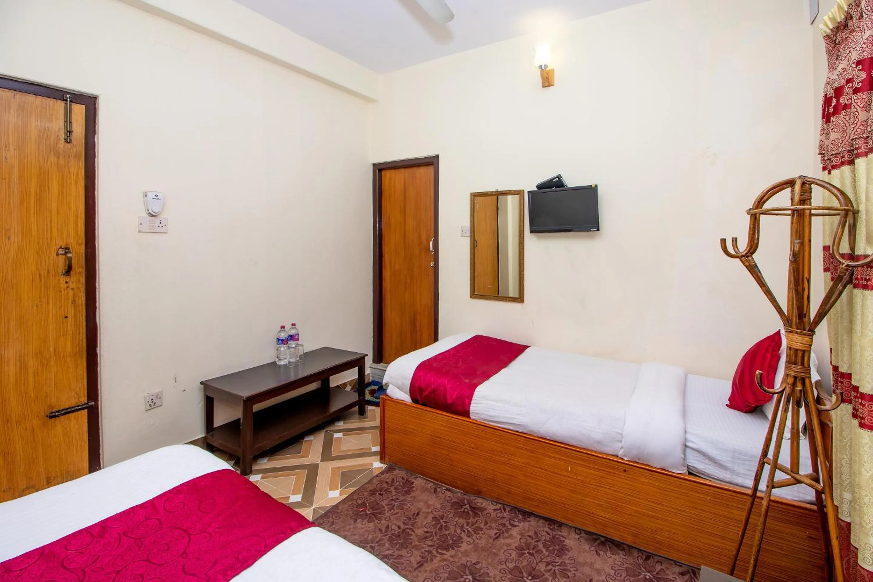Bedroom, Bed in Hotel Royal Image
