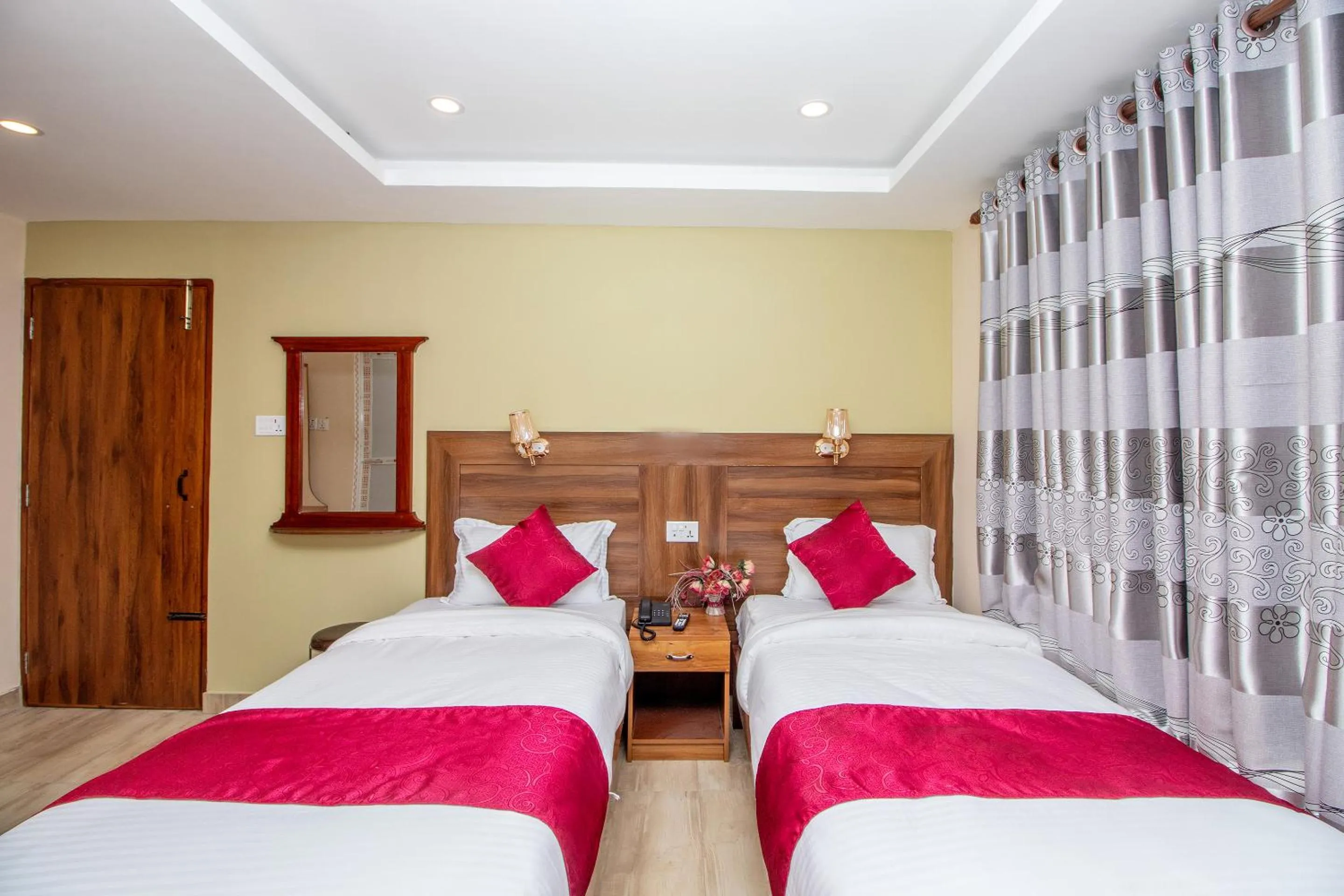 Bedroom, Bed in Hotel Royal Image