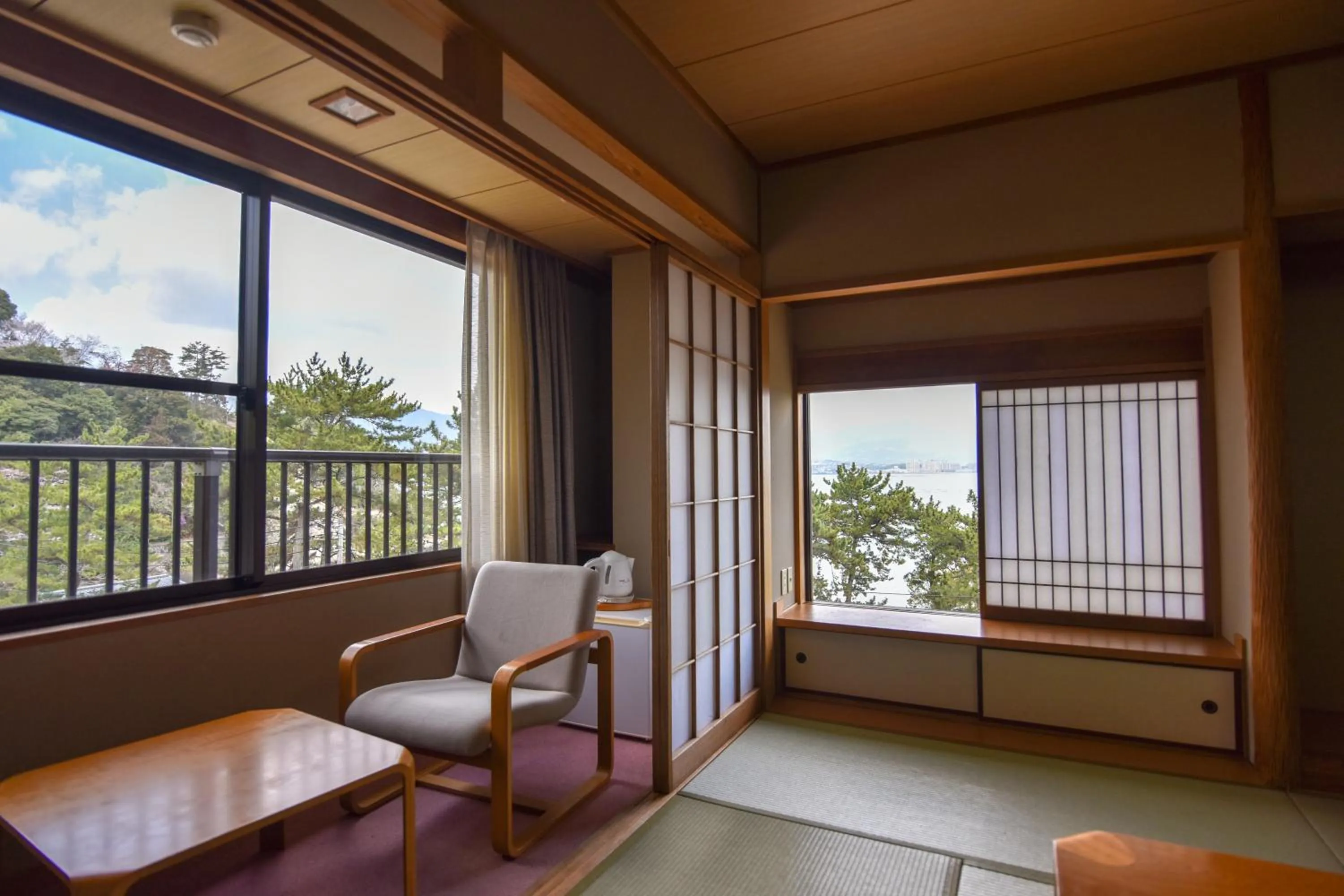 Quiet street view in Miyajima Morinoyado
