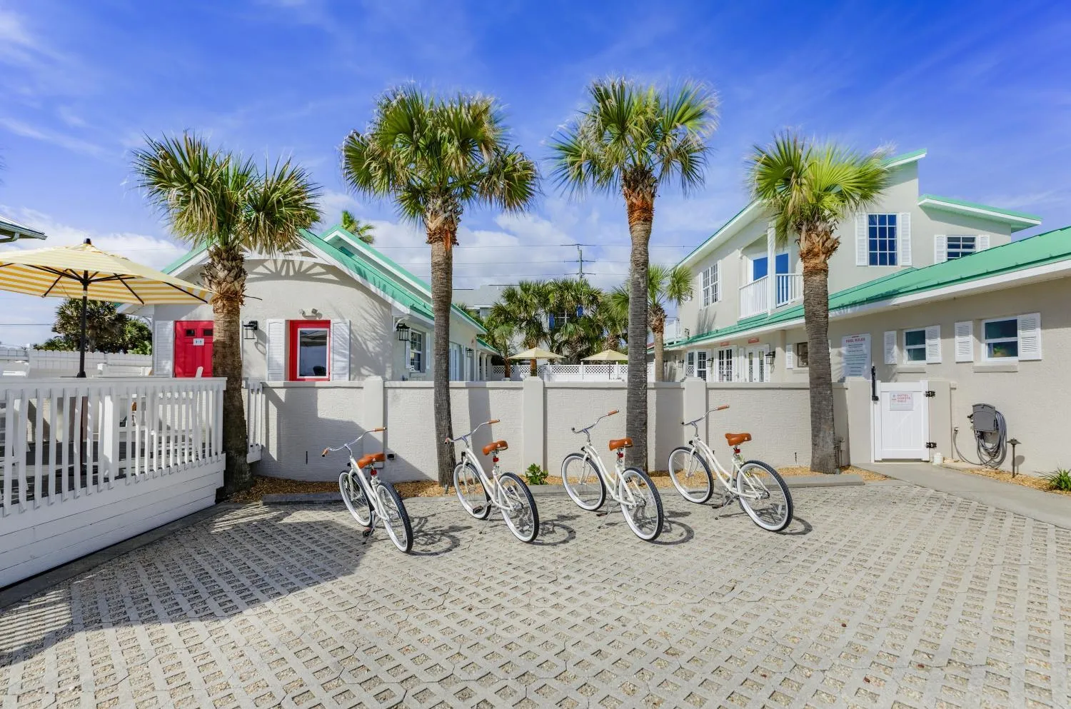 Property building in Island Cottage Inn