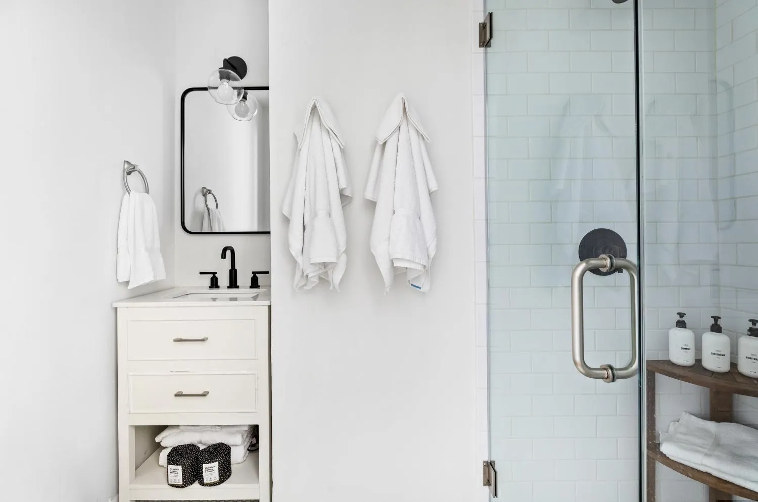 Bathroom in Island Cottage Inn