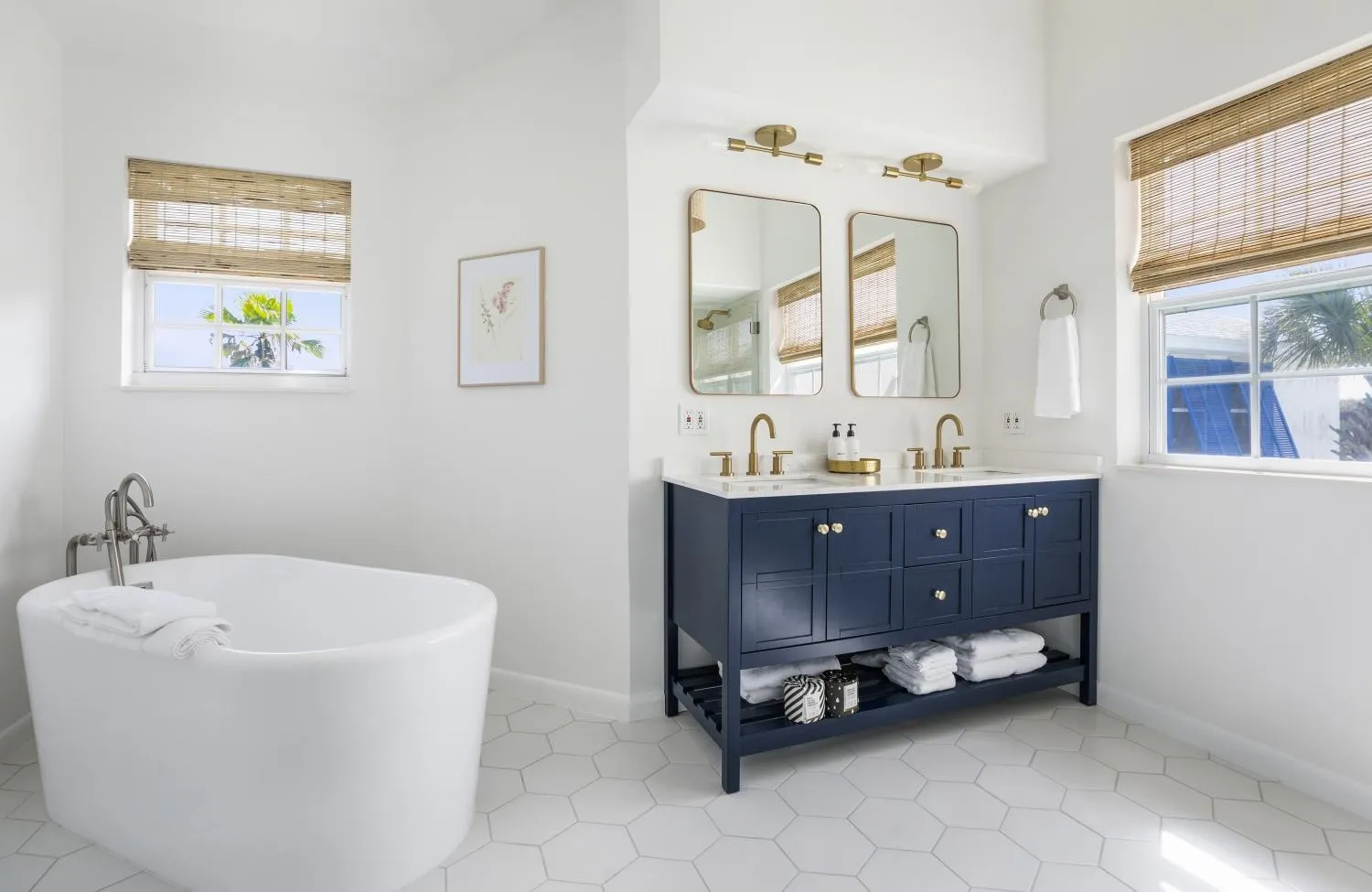 Bathroom in Island Cottage Inn