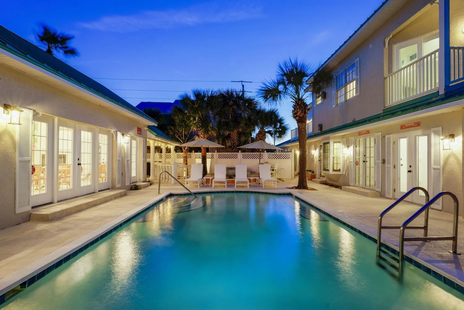 Property building in Island Cottage Inn