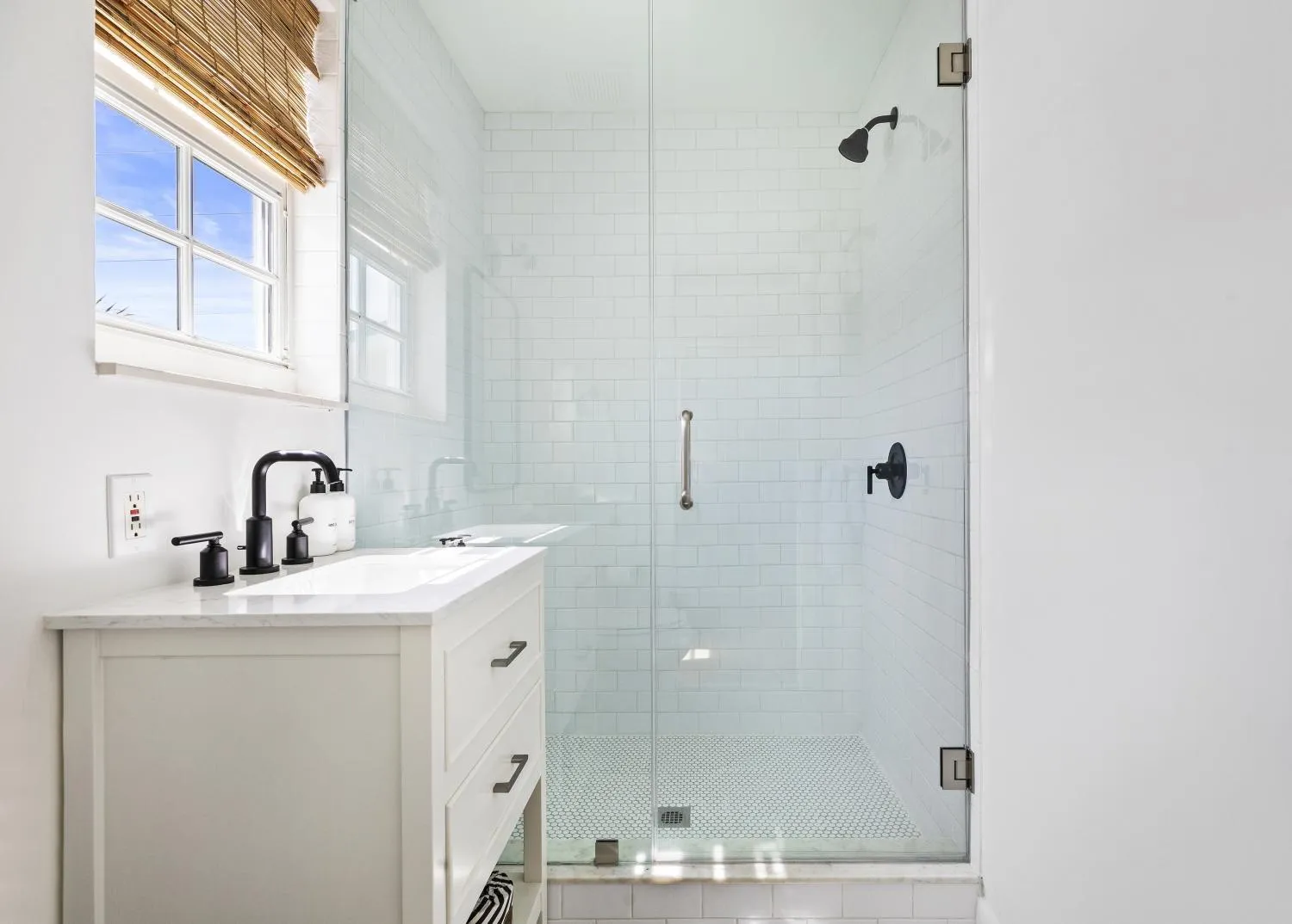 Bathroom in Island Cottage Inn