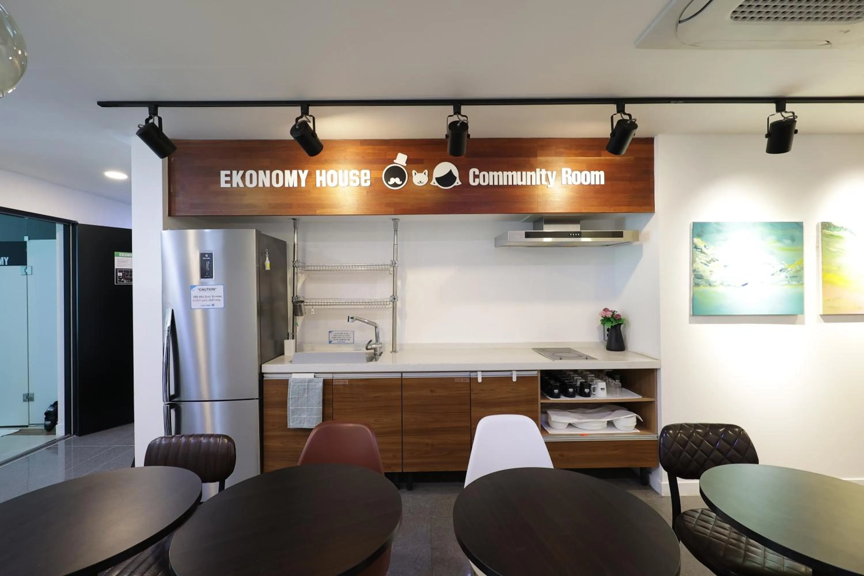 Kitchen or kitchenette in Ekonomy Haeundae Hostel