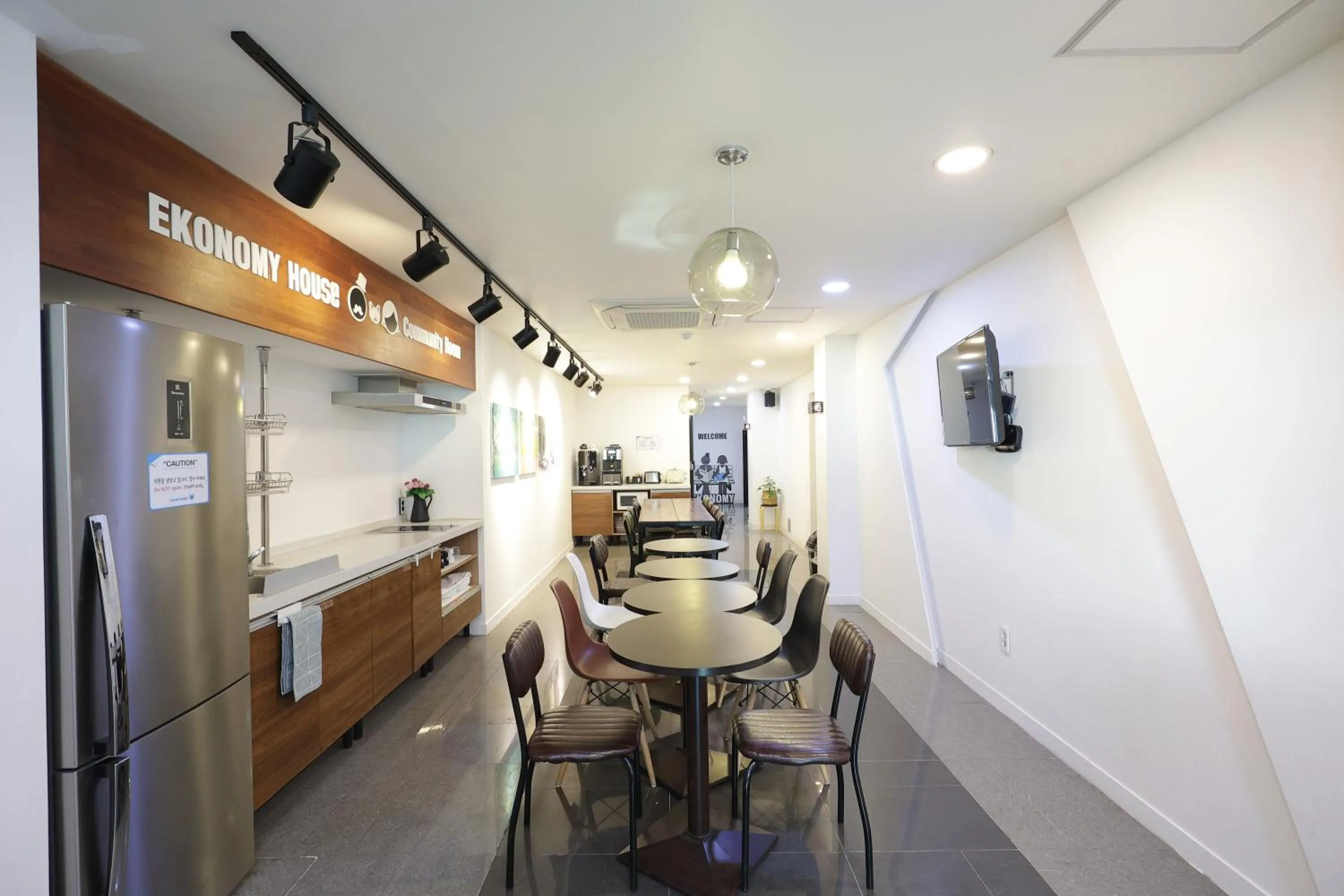 Restaurant/places to eat in Ekonomy Haeundae Hostel