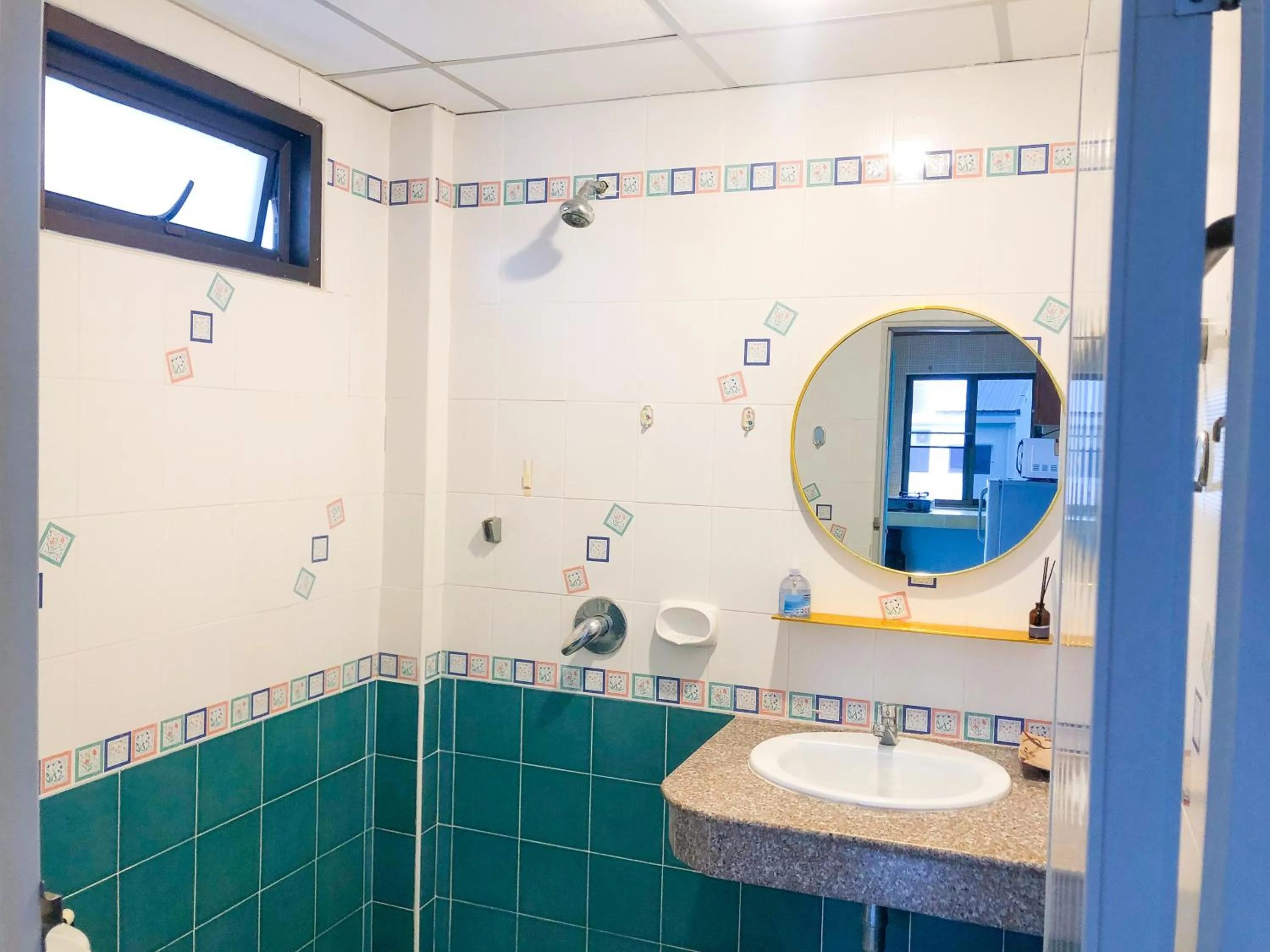 Shower in RK Guesthouse