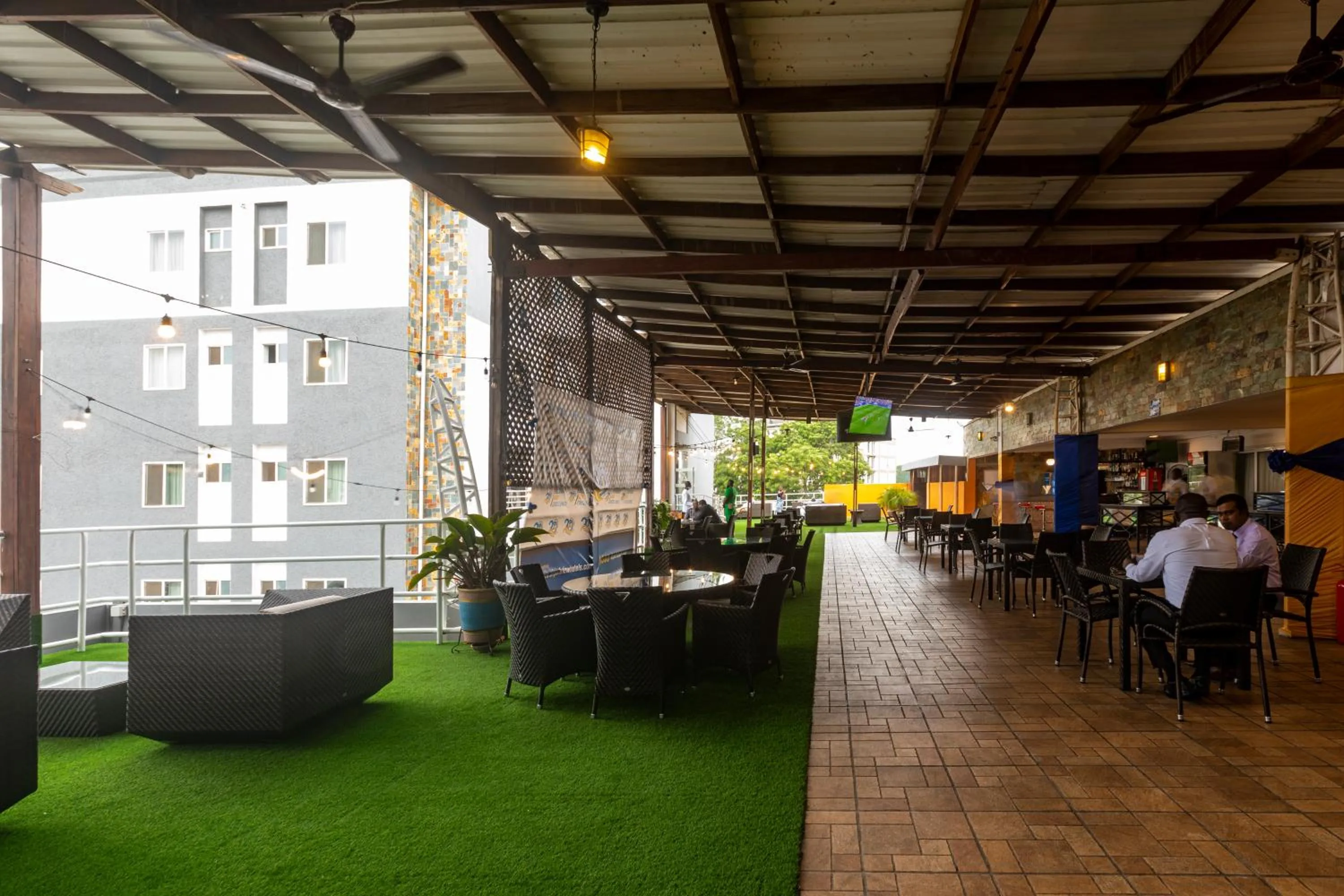 Restaurant/places to eat in Airport View Hotel