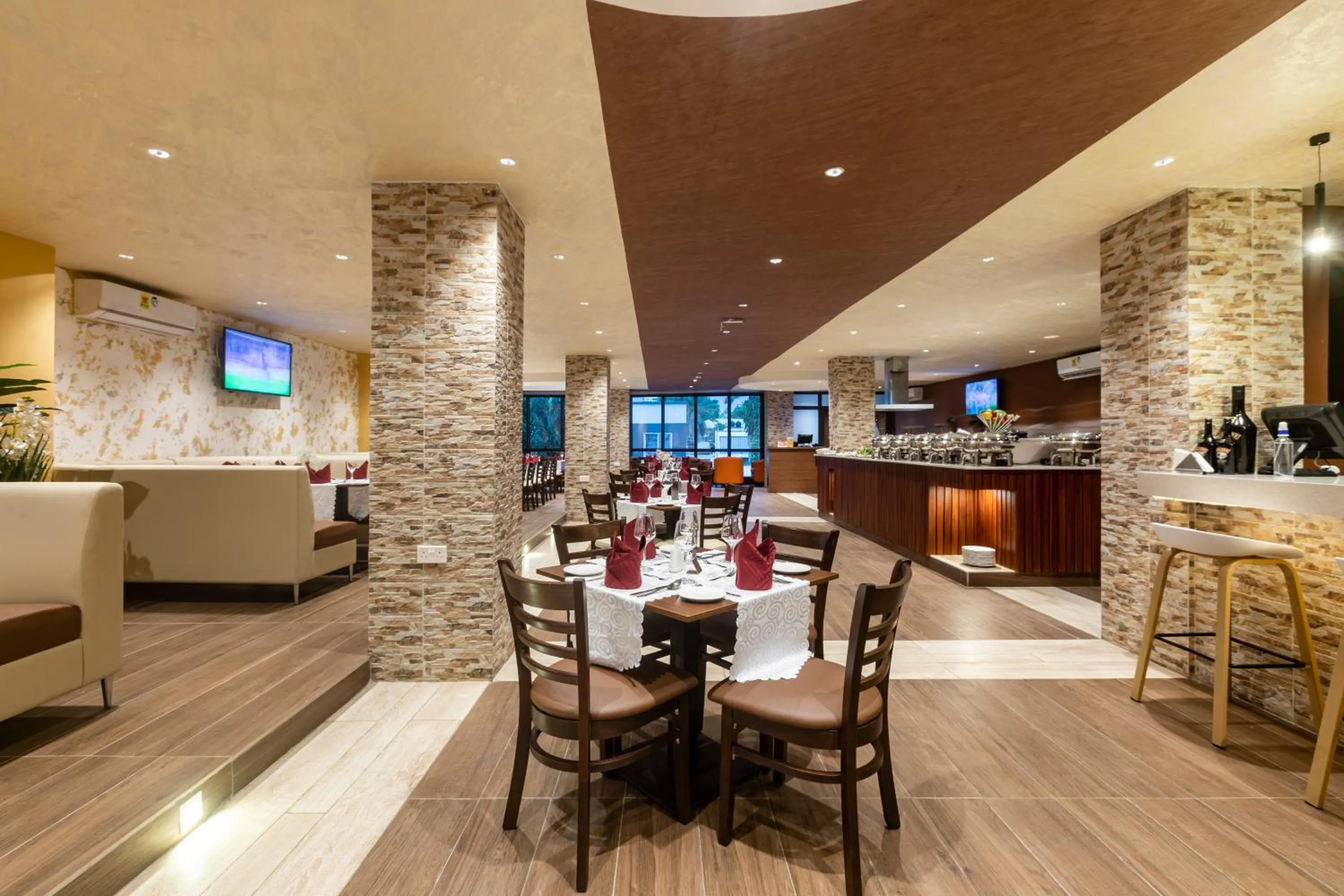 Restaurant/places to eat in Airport View Hotel