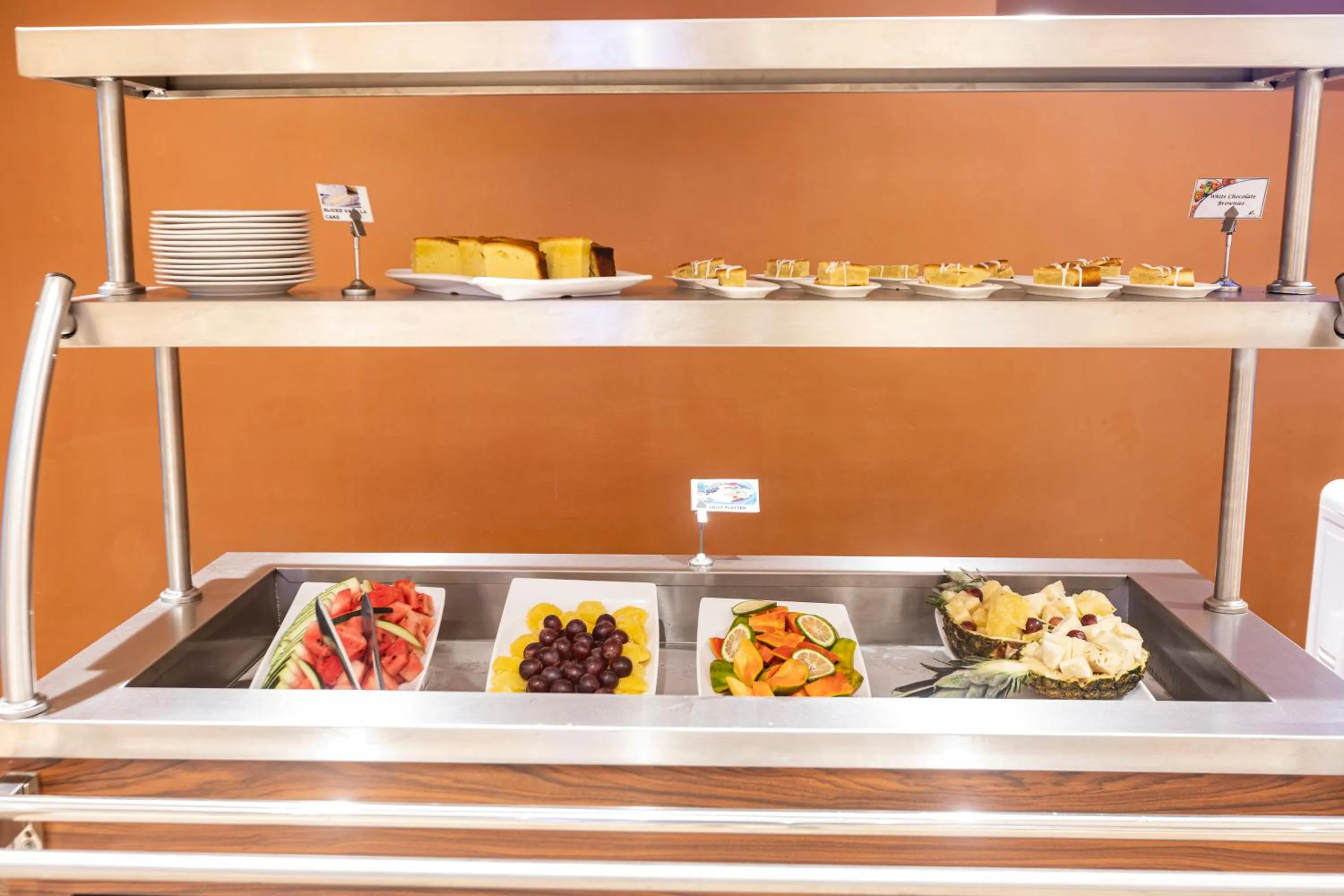 Restaurant/places to eat in Airport View Hotel