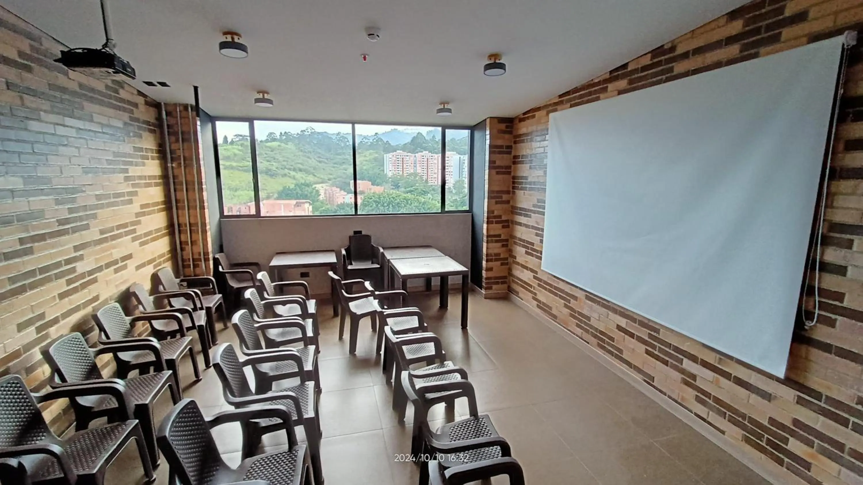 Meeting/conference room in Hotel Living 35 Suites by Growing Group