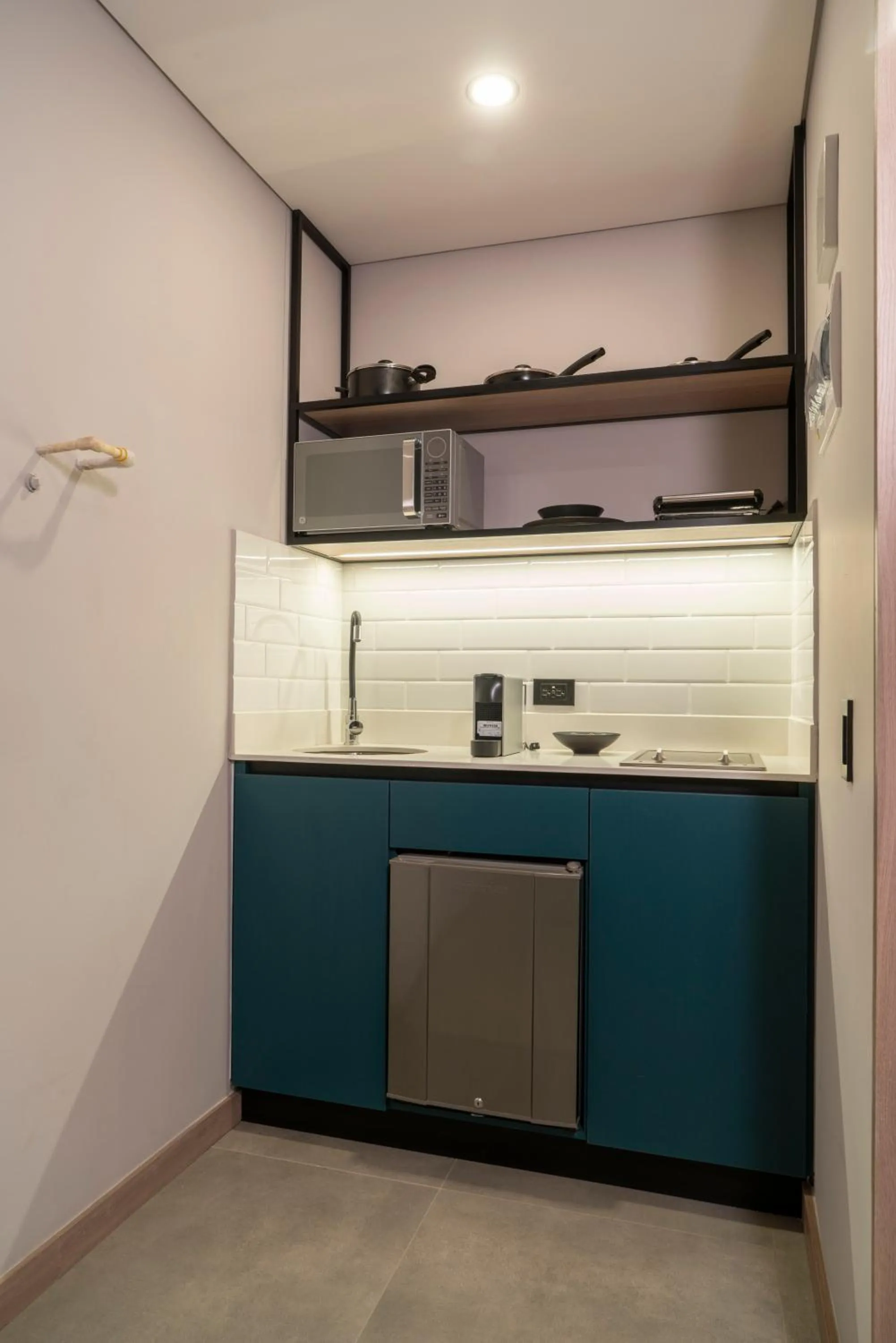 Kitchen or kitchenette in Hotel Living 35 Suites by Growing Group