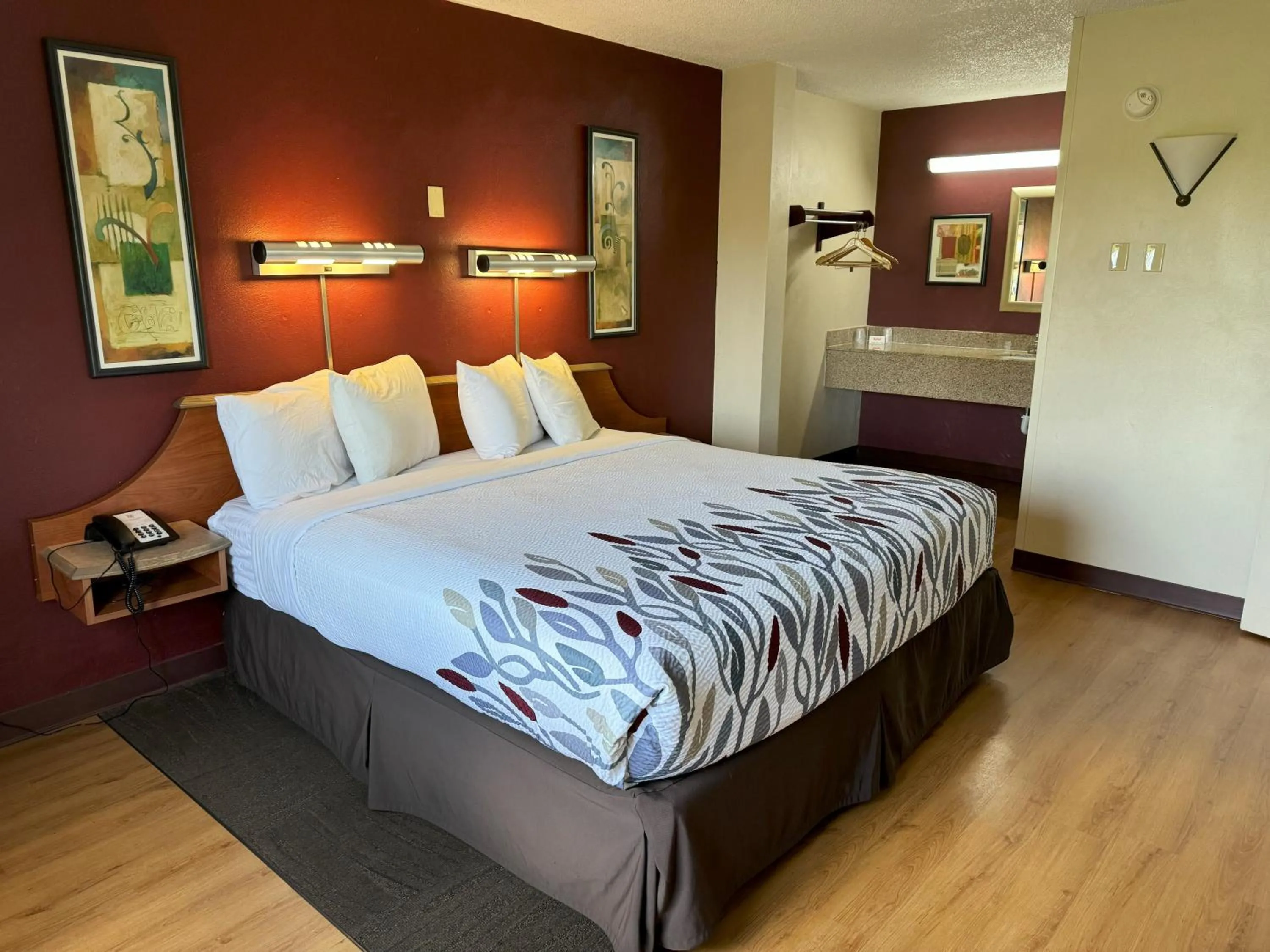 Superior King Suite in Sycamore Suites