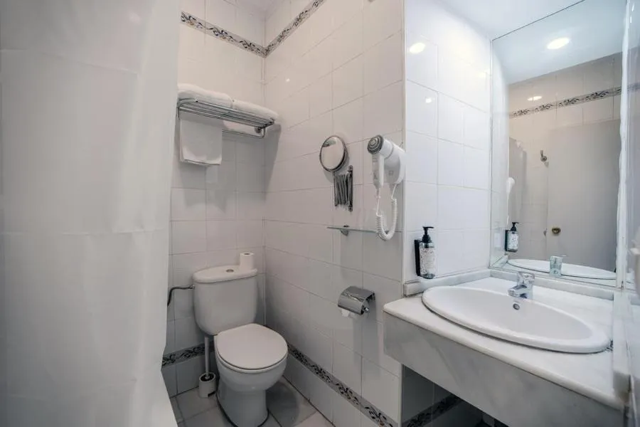 Bathroom in Hotel Simon