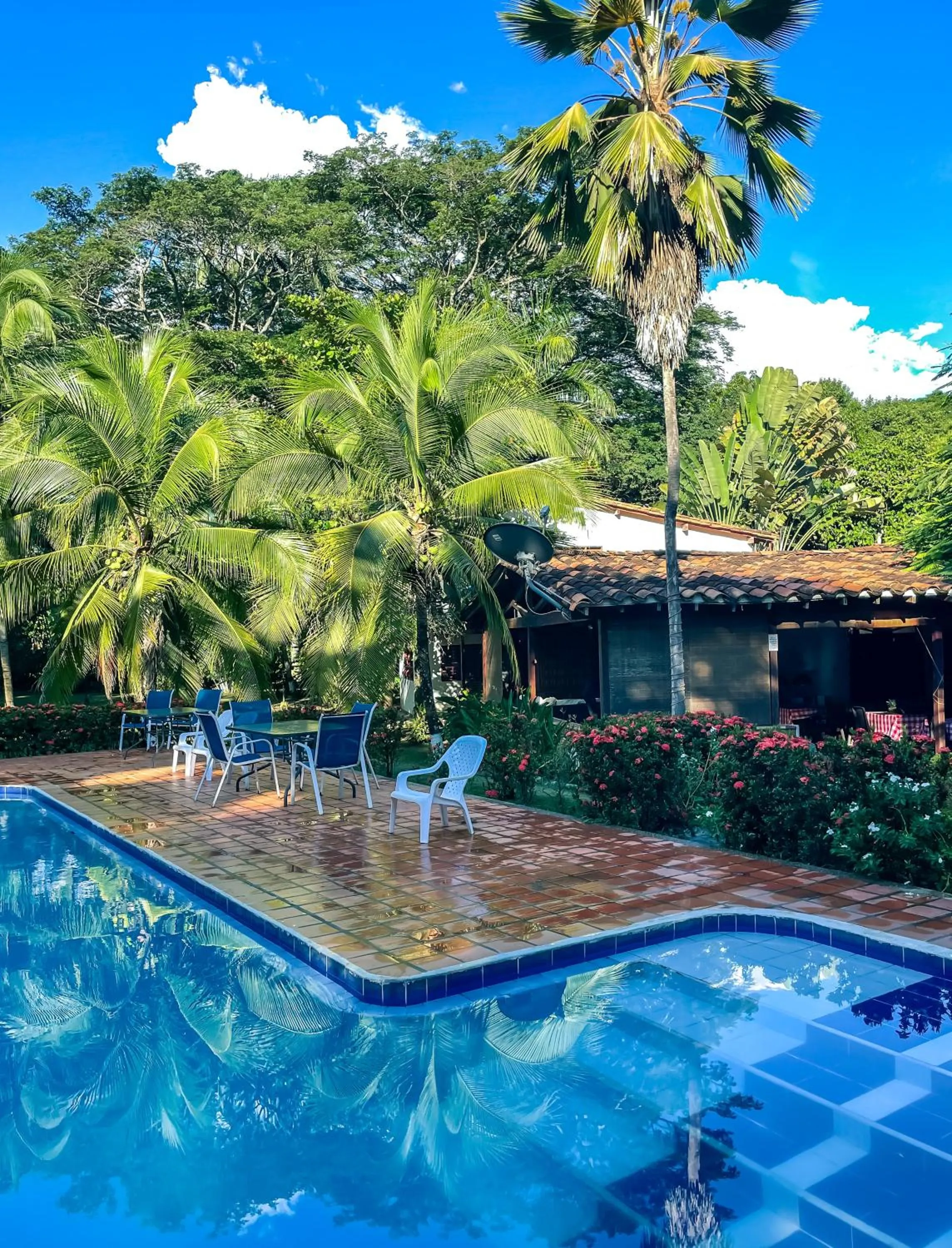 Swimming pool in Finca Hotel La Estancia