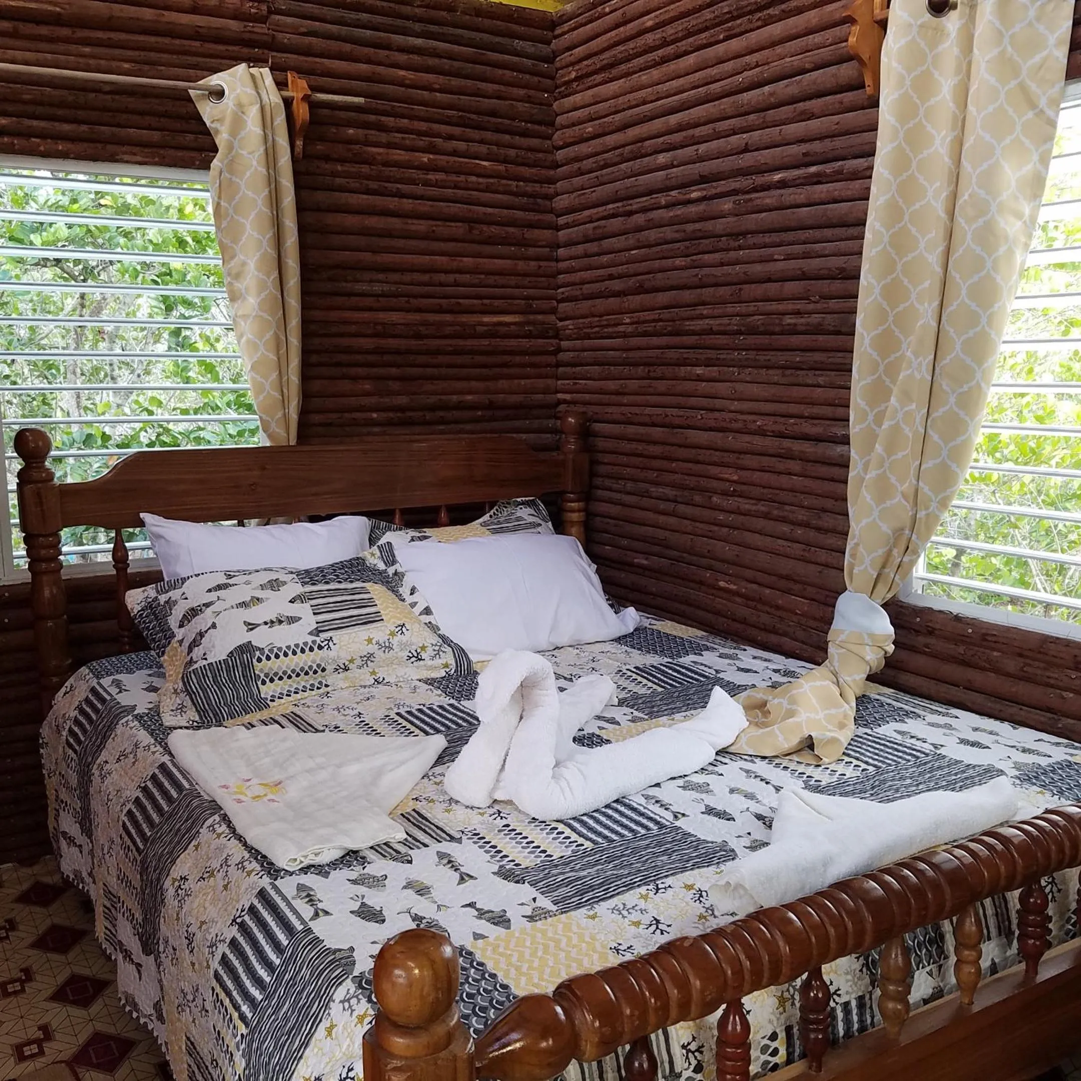 Bed in Palmento Grove Garifuna Eco-Cultural & Healing Institute