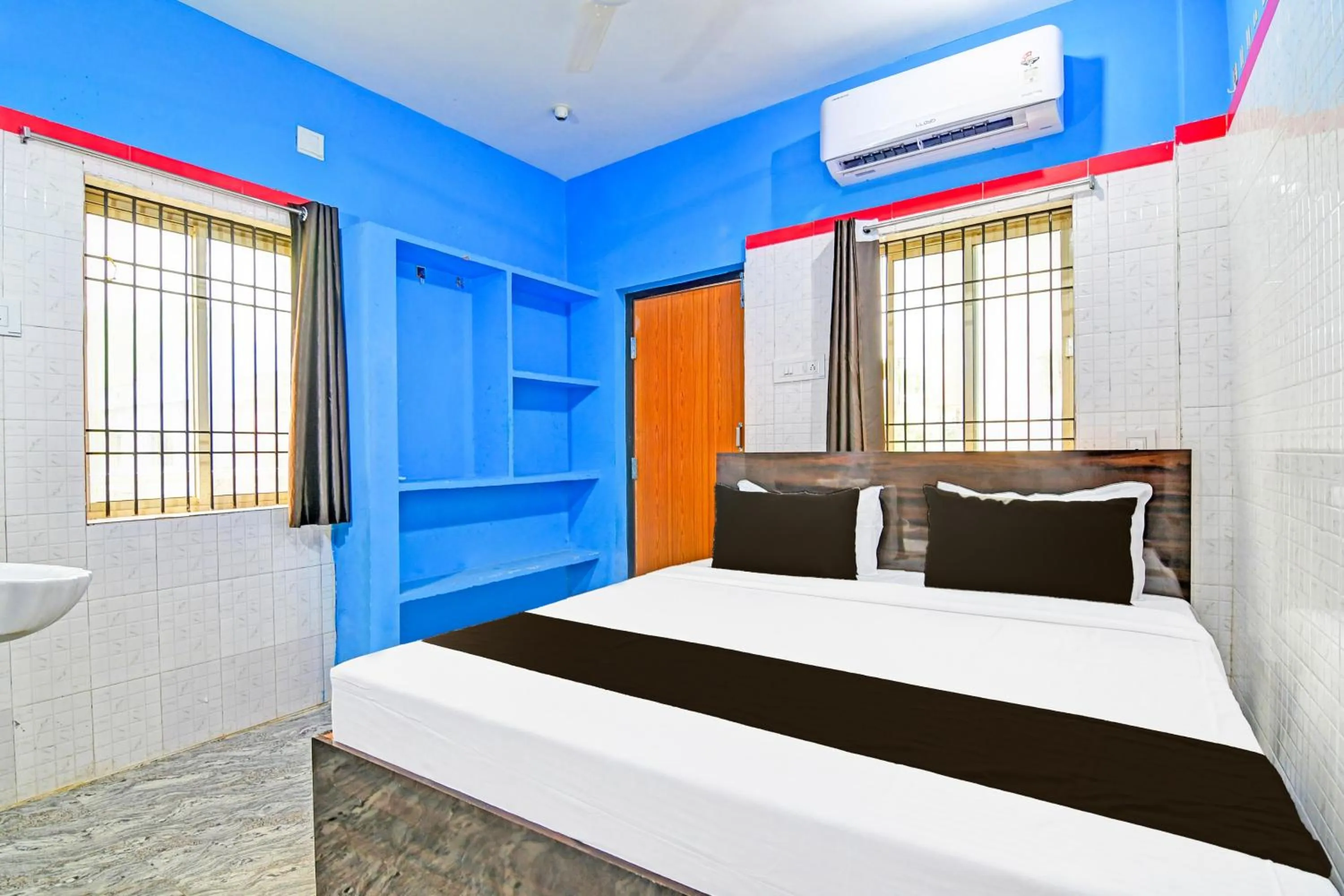Bedroom, Bed in Hotel O New Cuttack Guest House