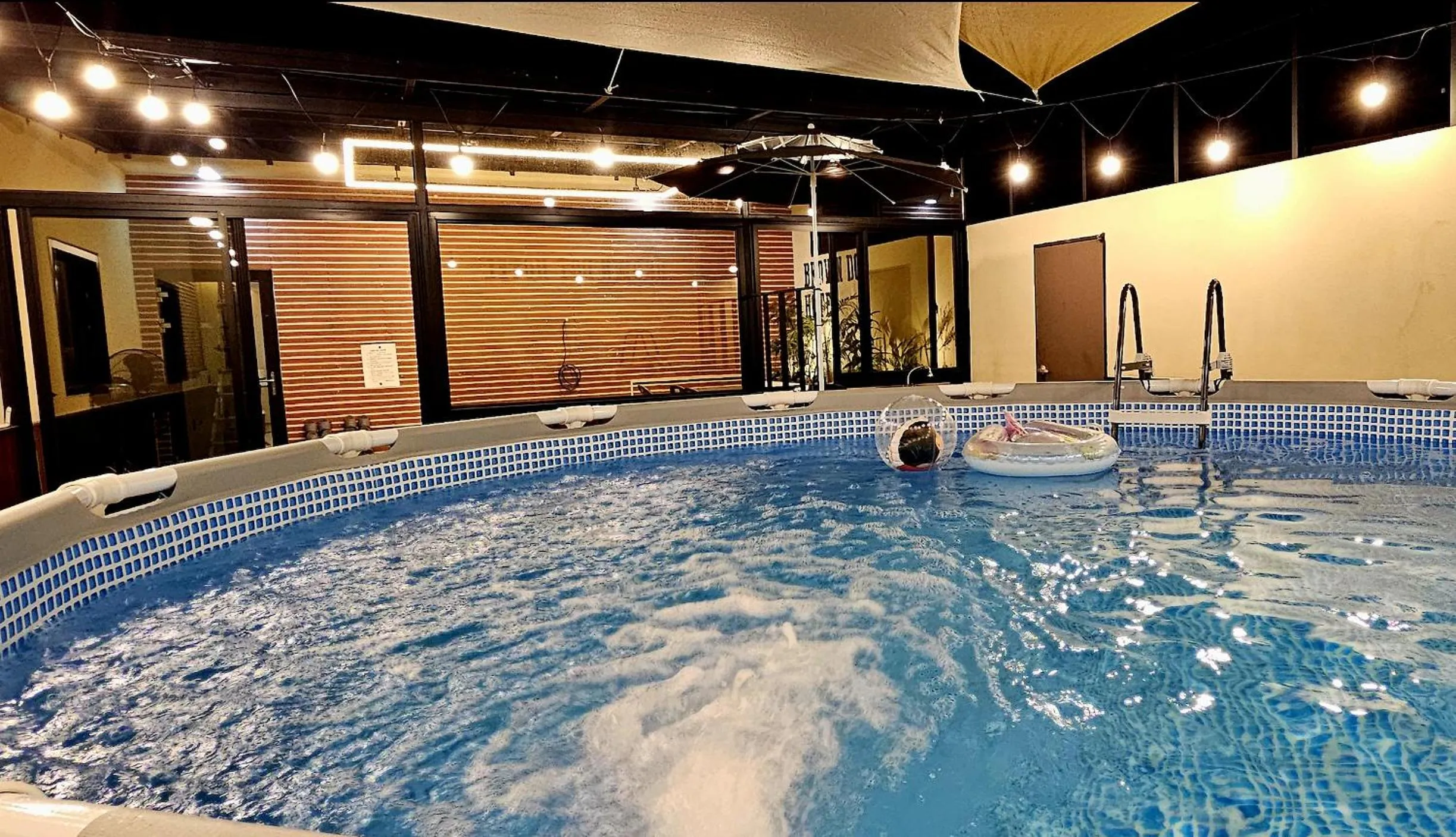 Swimming pool in Mokpo Brown Dot Hotel Namak