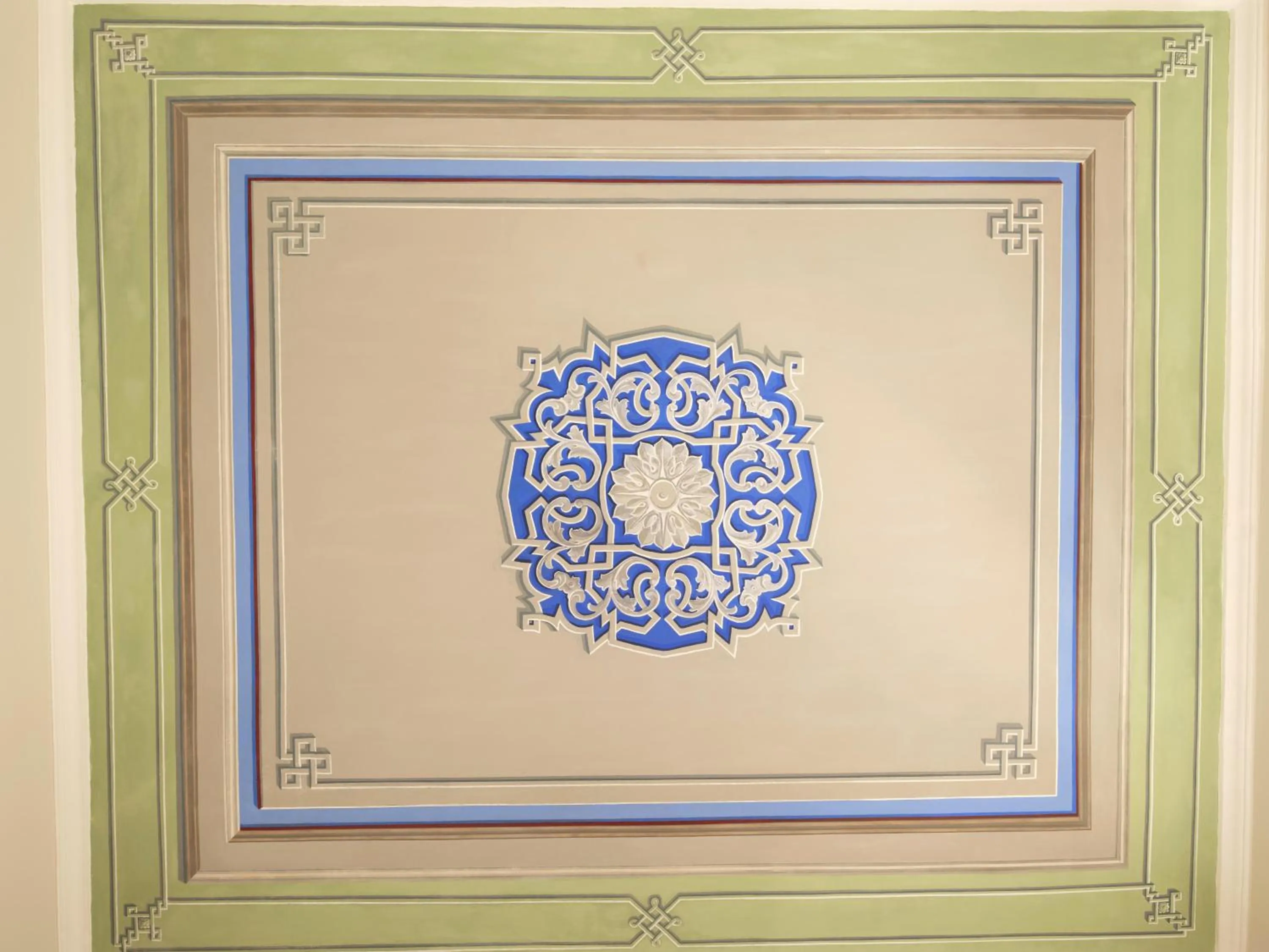 Photo of the whole room in Amyth of Nicosia